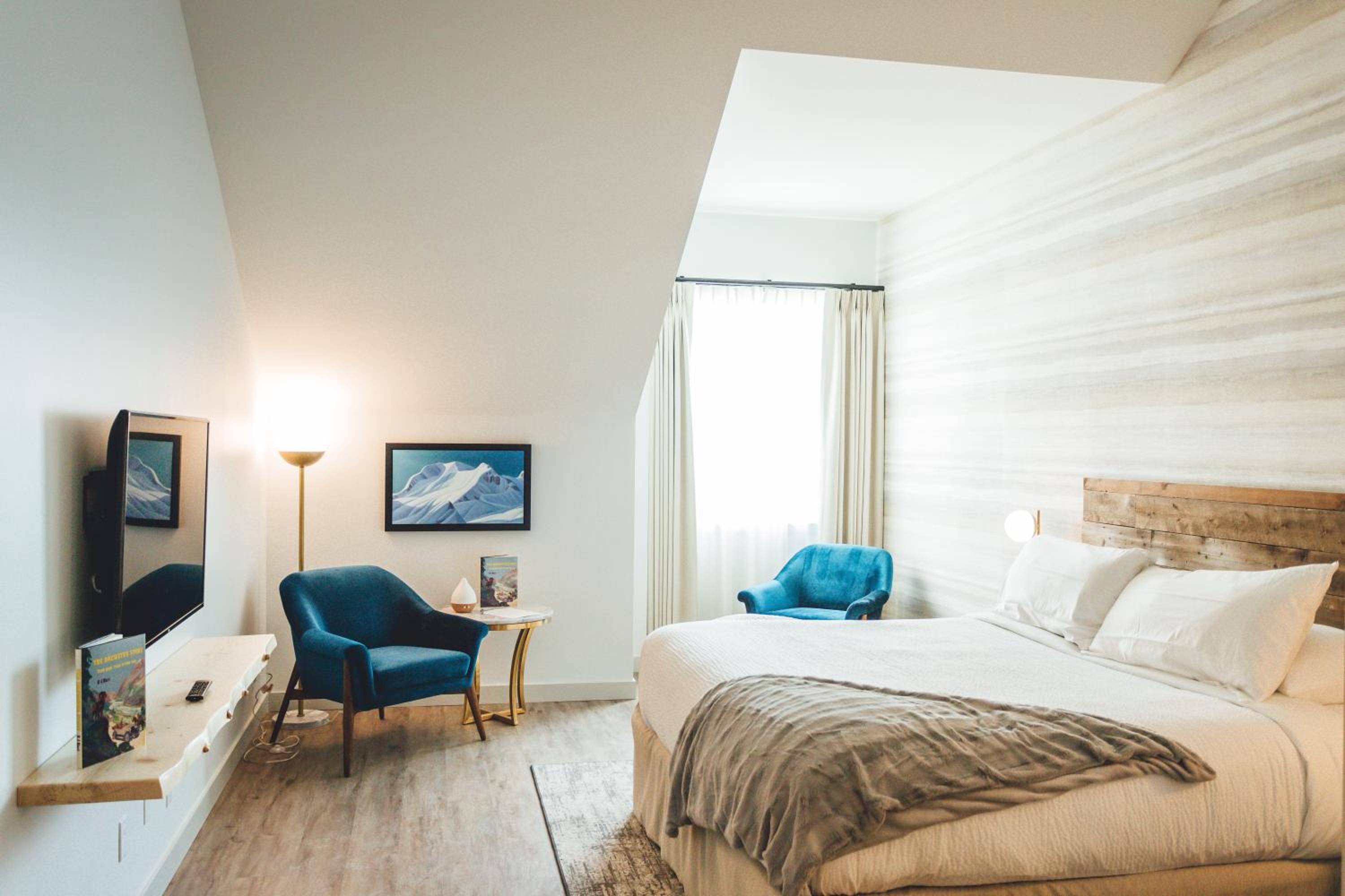 Superior King Suite photo 3