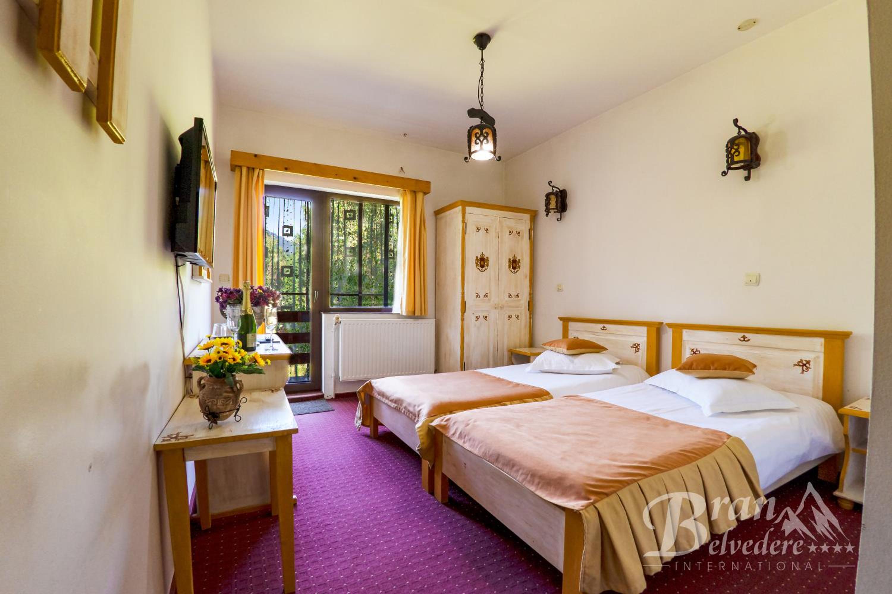Economy Twin Room photo 1
