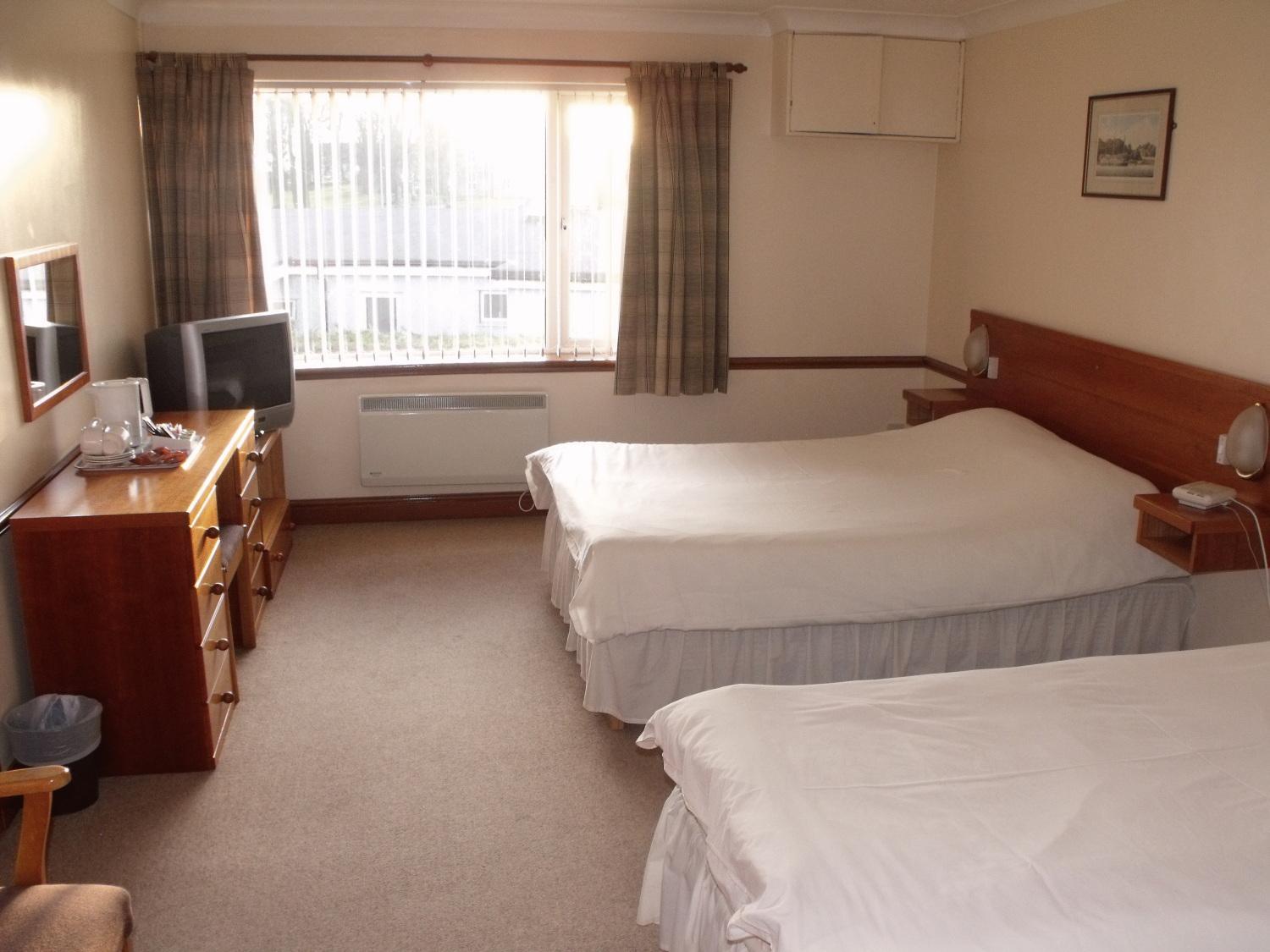 Twin Room - Photo 2