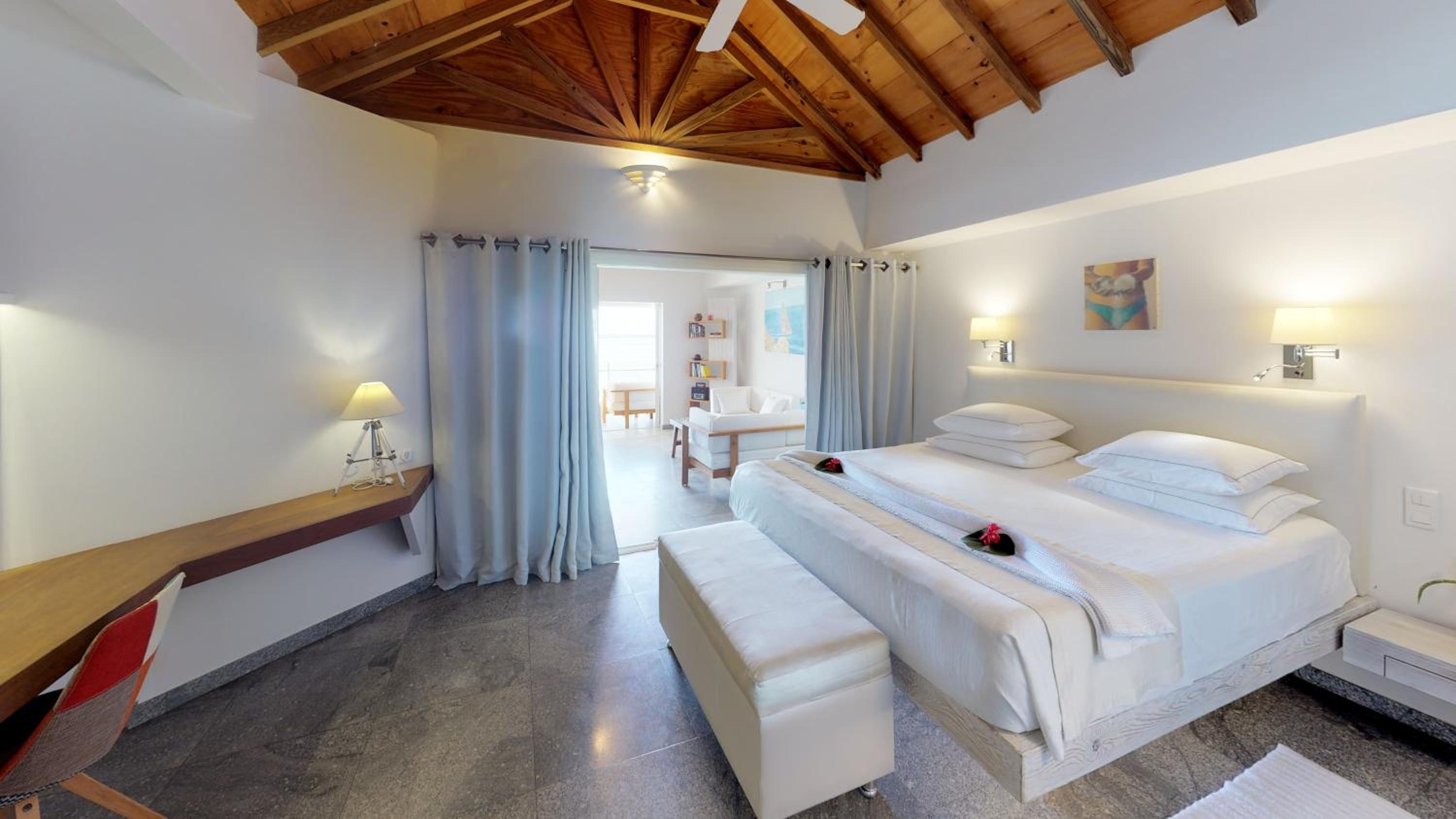 Suite, 1 Bedroom, Beachfront photo 1