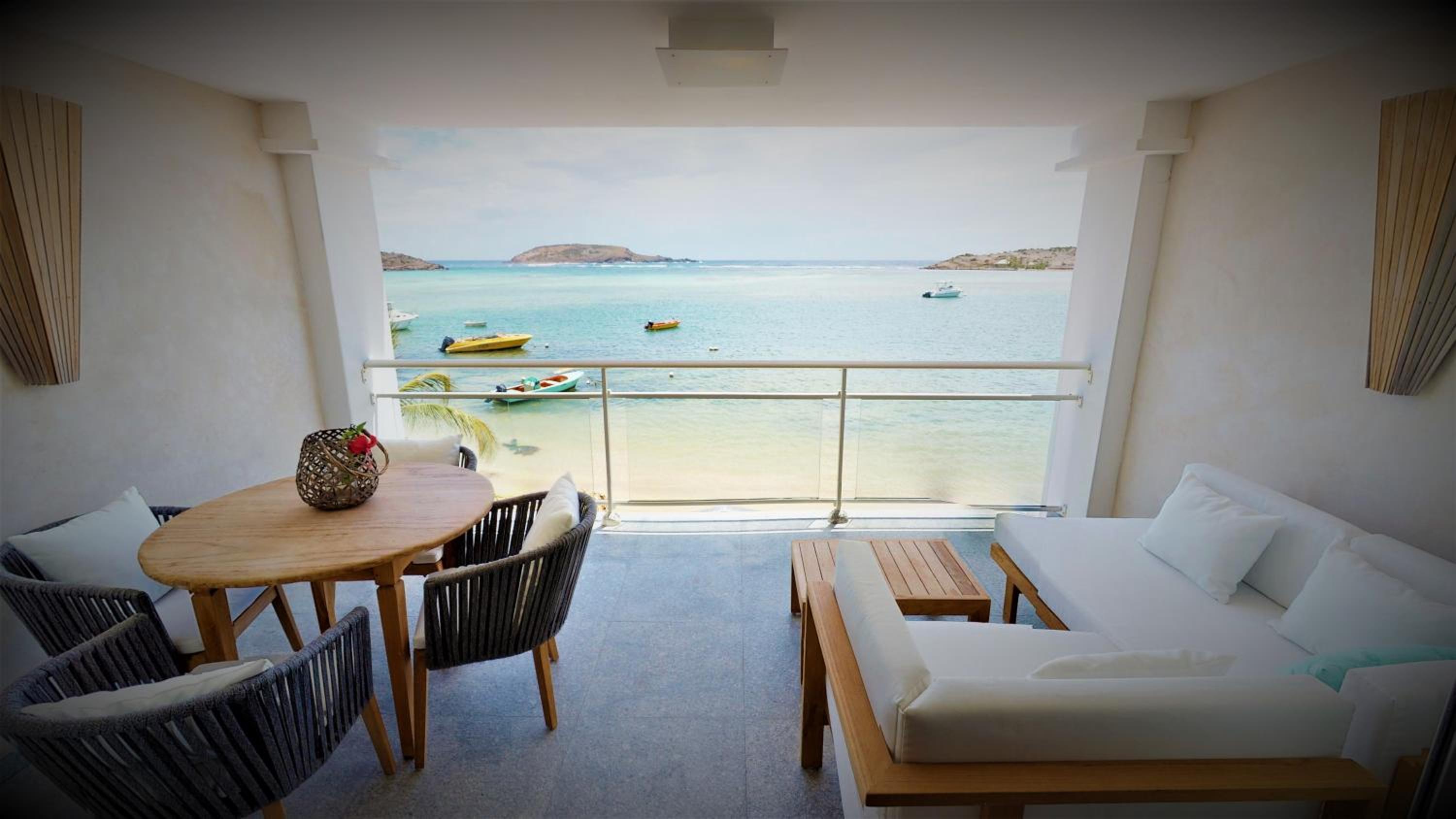 Suite, 1 Bedroom, Beachfront photo 2
