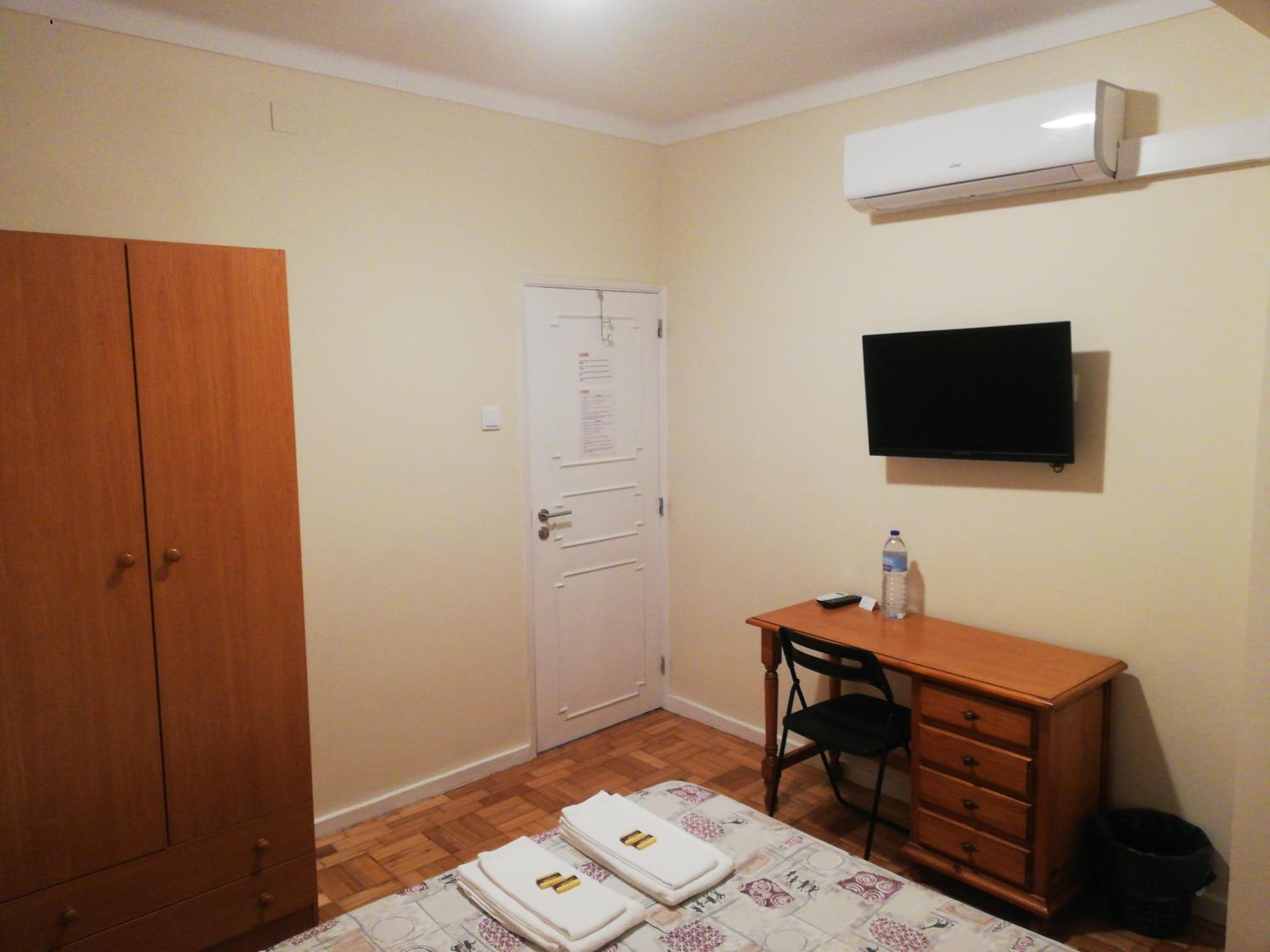 Double Room - Photo 5
