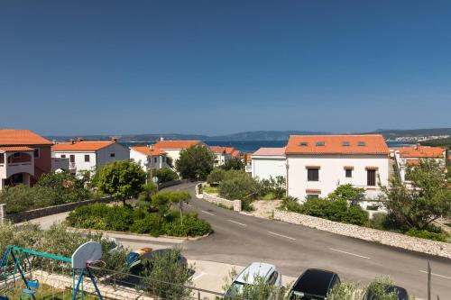 Apartment with Balcony and Sea View