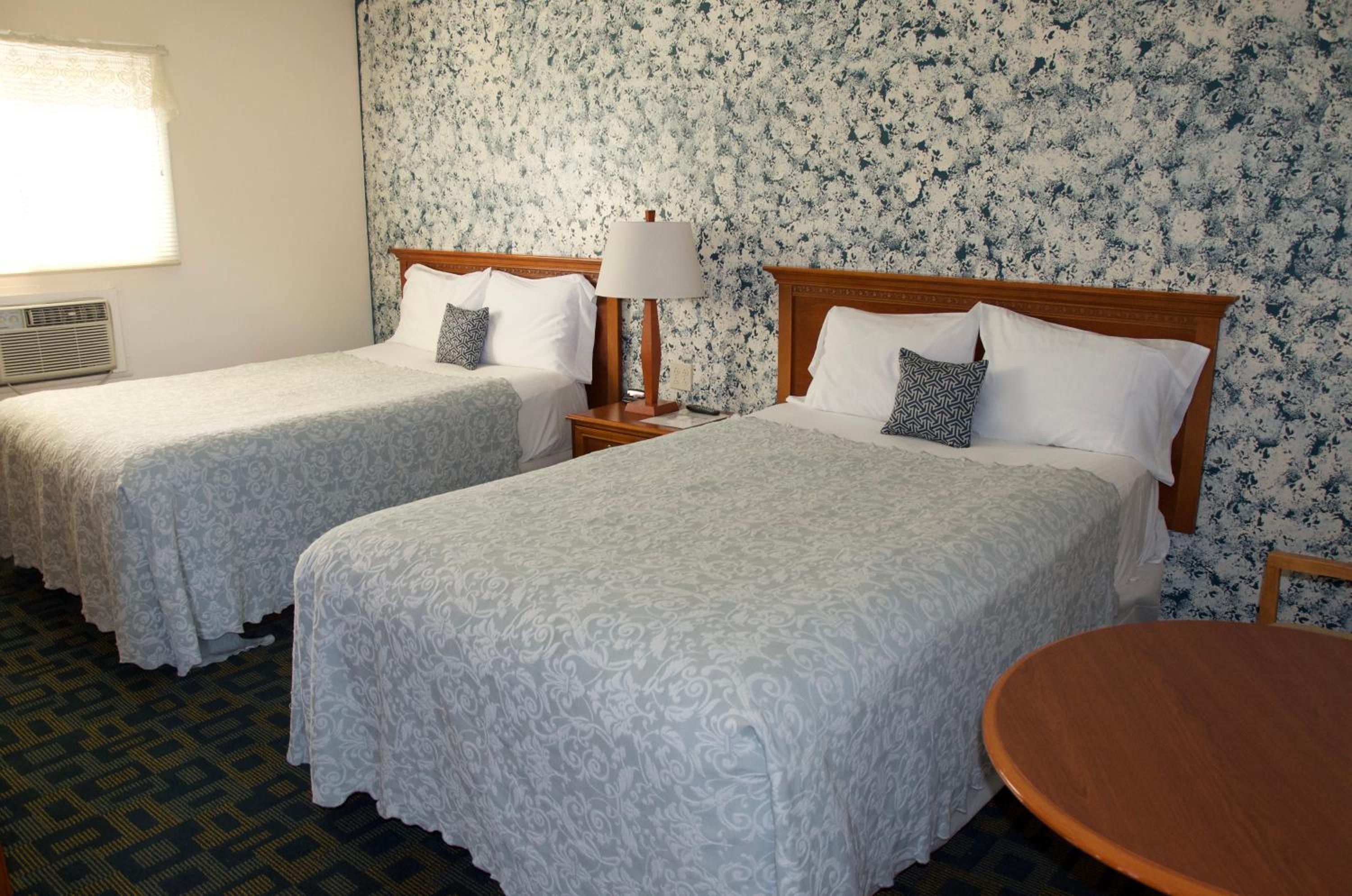 Standard Double Room with Two Double Beds - Photo 1