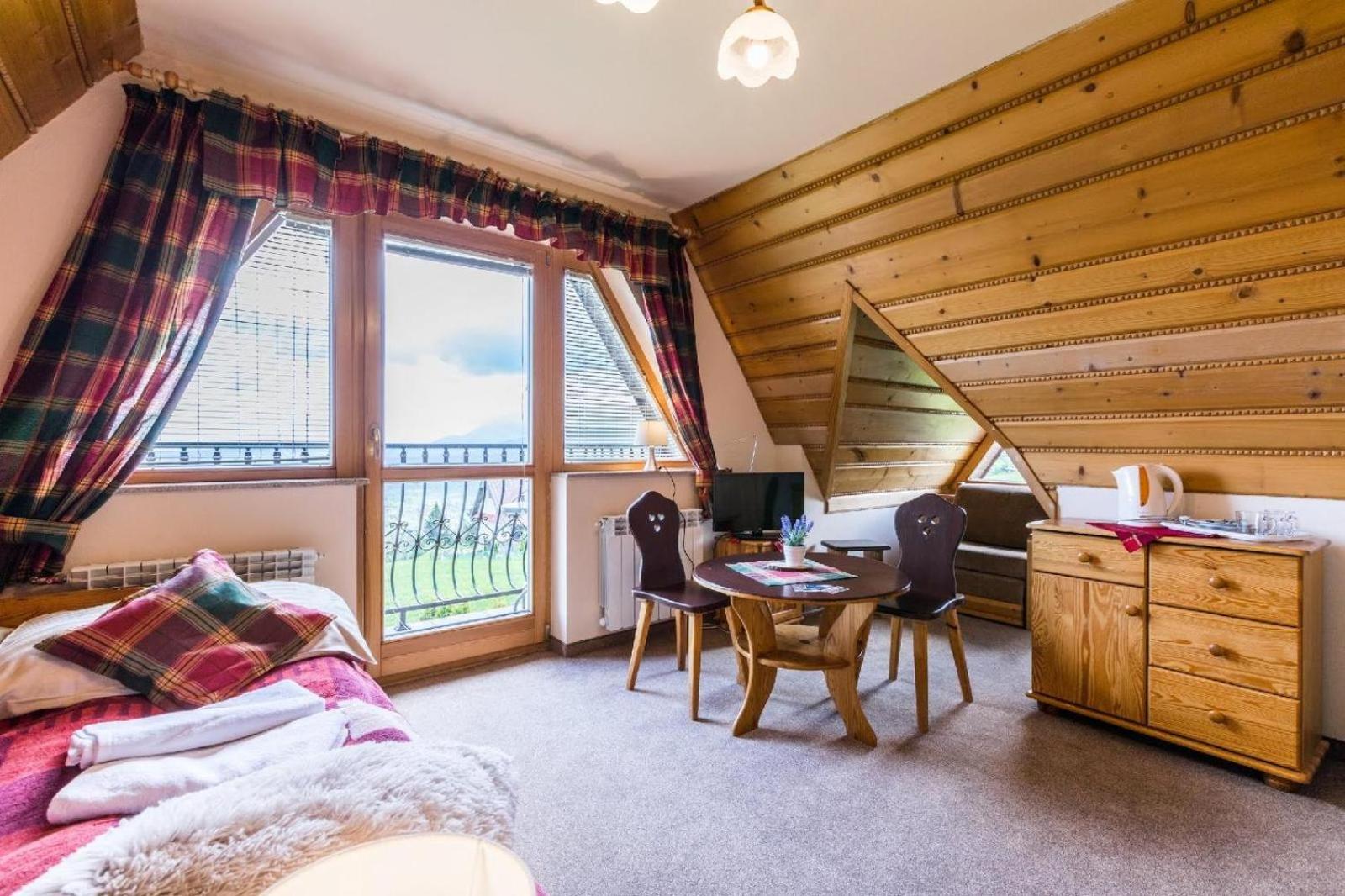 Triple Room - Photo 13