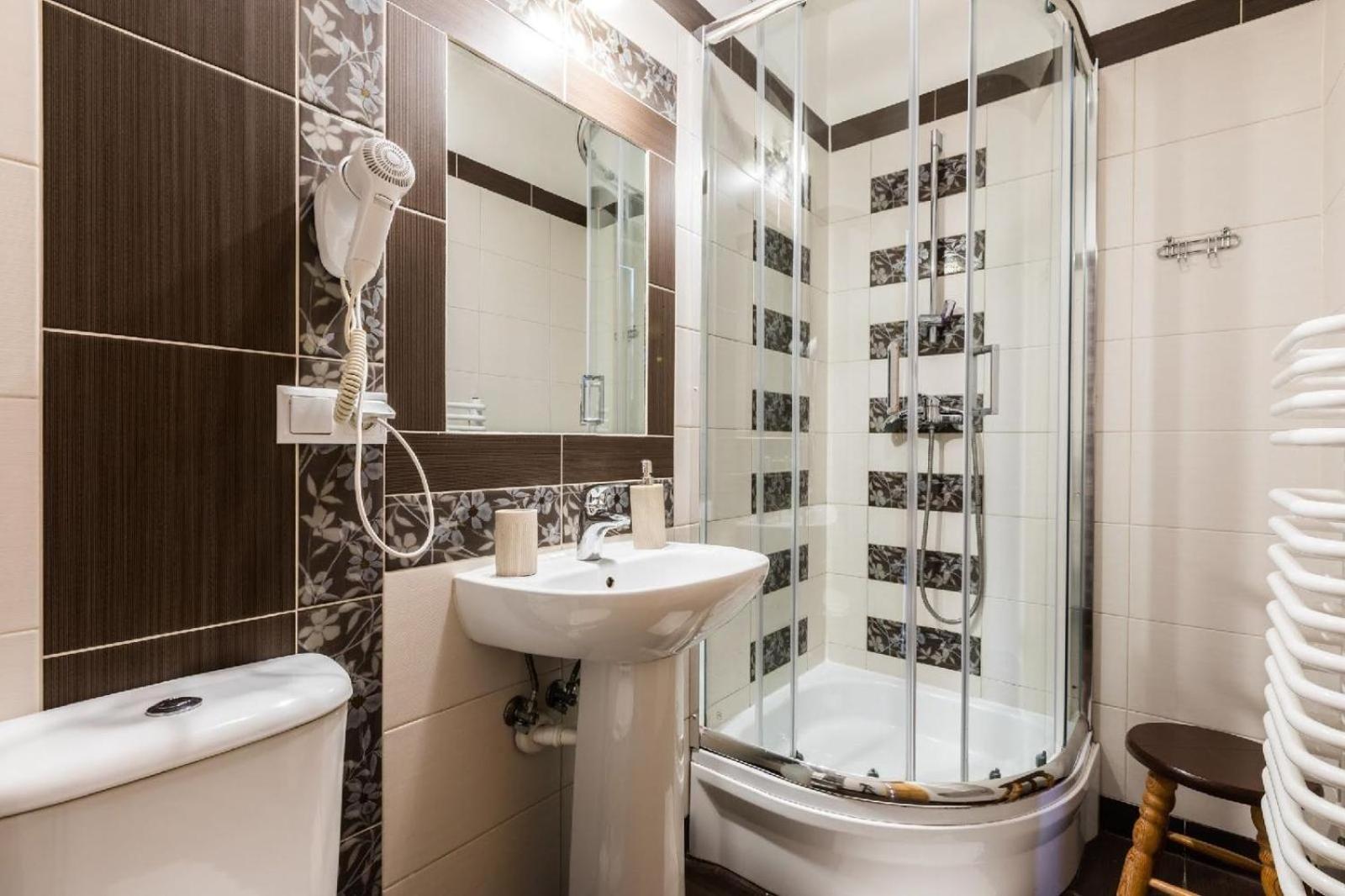 Large Double Room - Photo 20