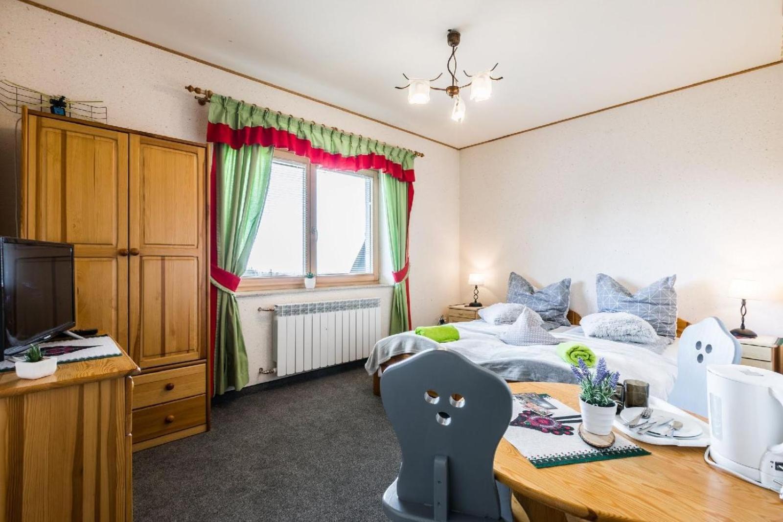 Large Double Room - Photo 17