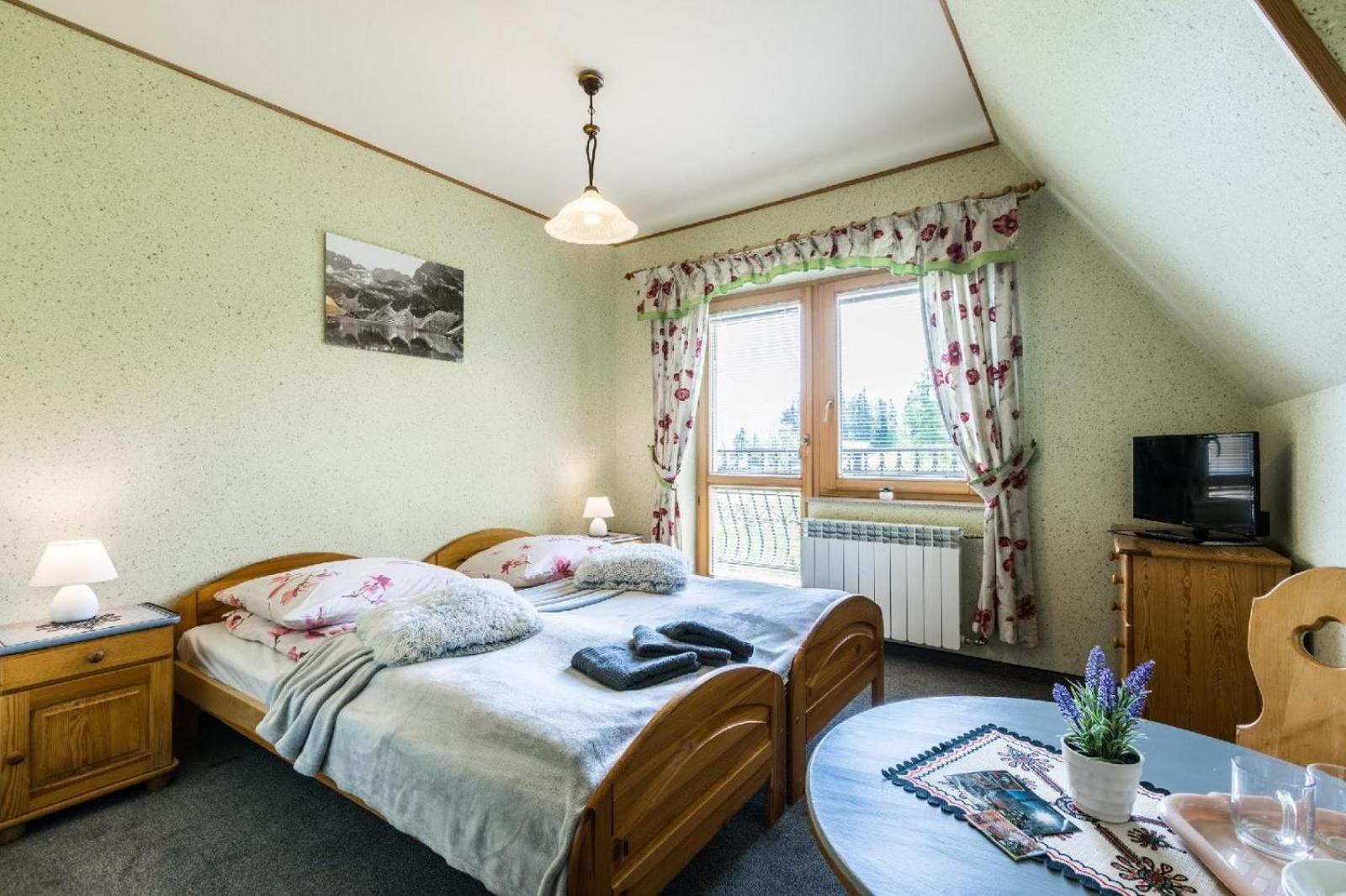 Large Double Room - Photo 6