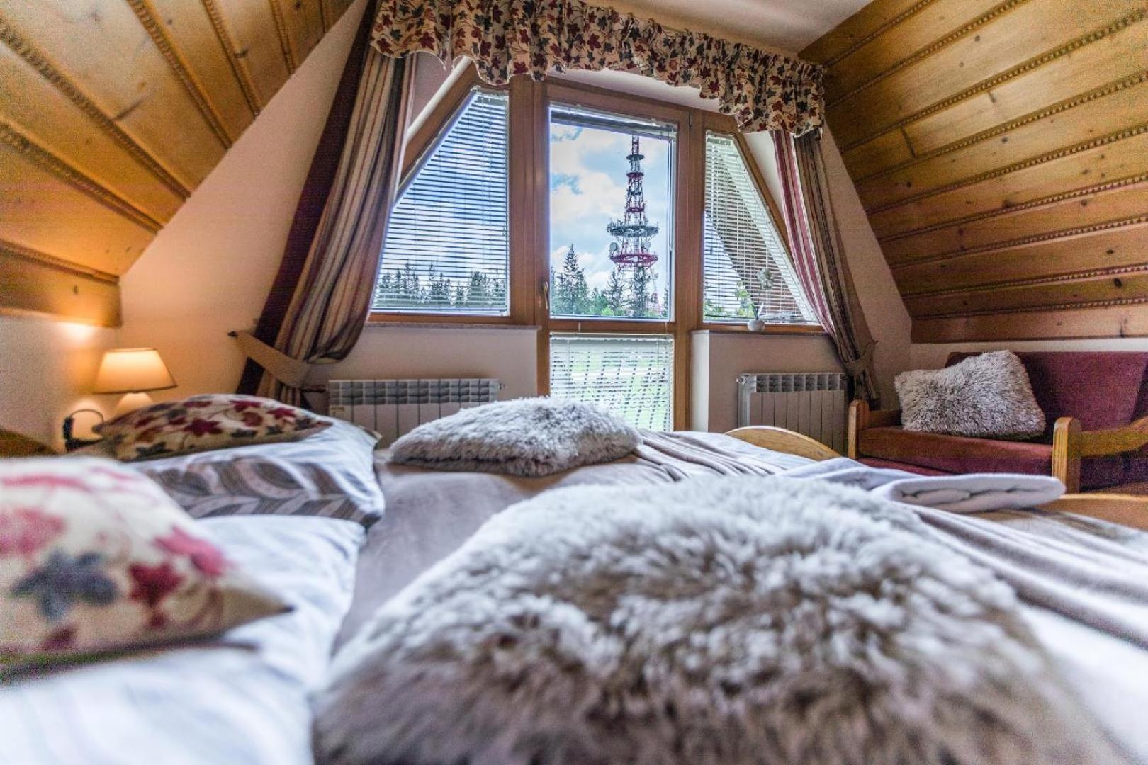 Large Double Room - Photo 3
