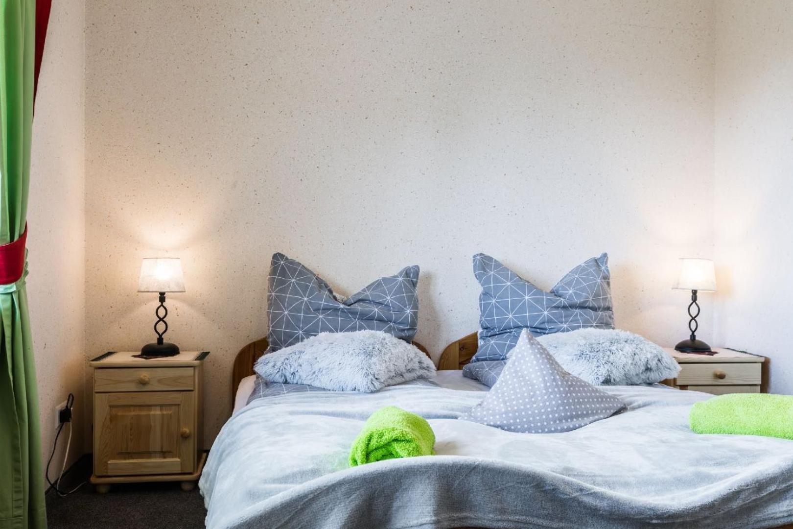 Large Double Room - Photo 23