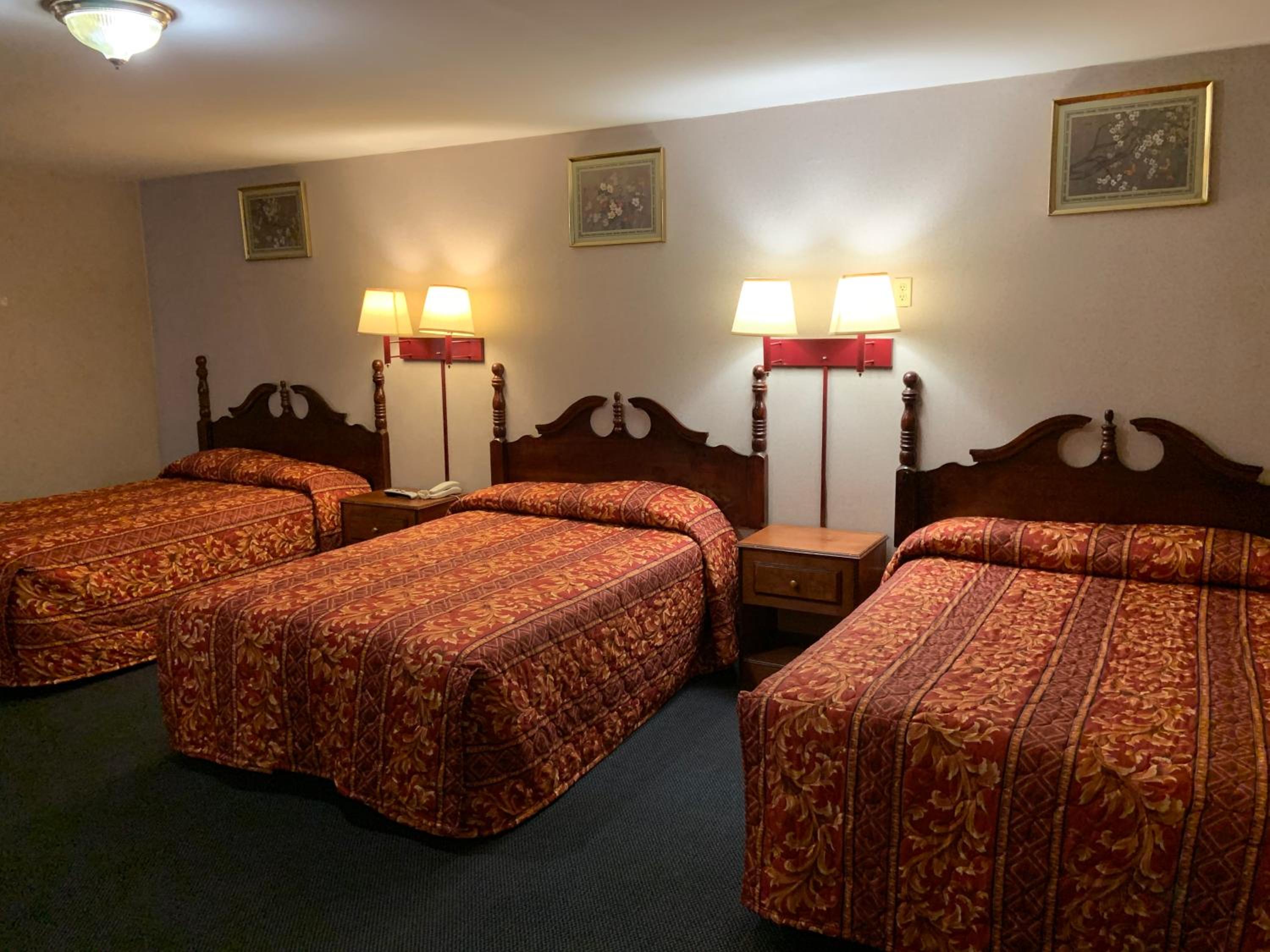 3 Full Beds Non-Smoking - Photo 5