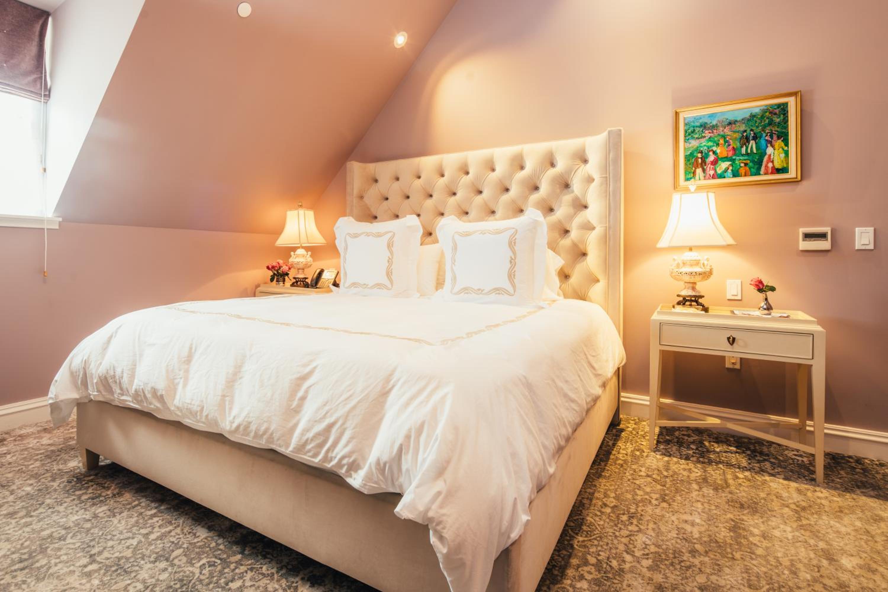 Deluxe Queen Room