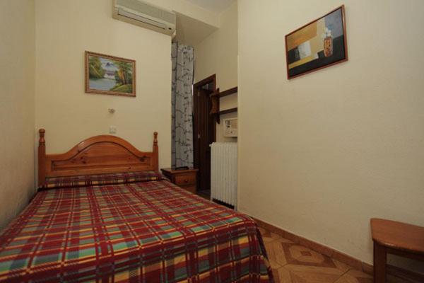 Double Room with Private Bathroom photo 3