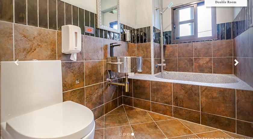 Double Room with Spa Bath photo 1