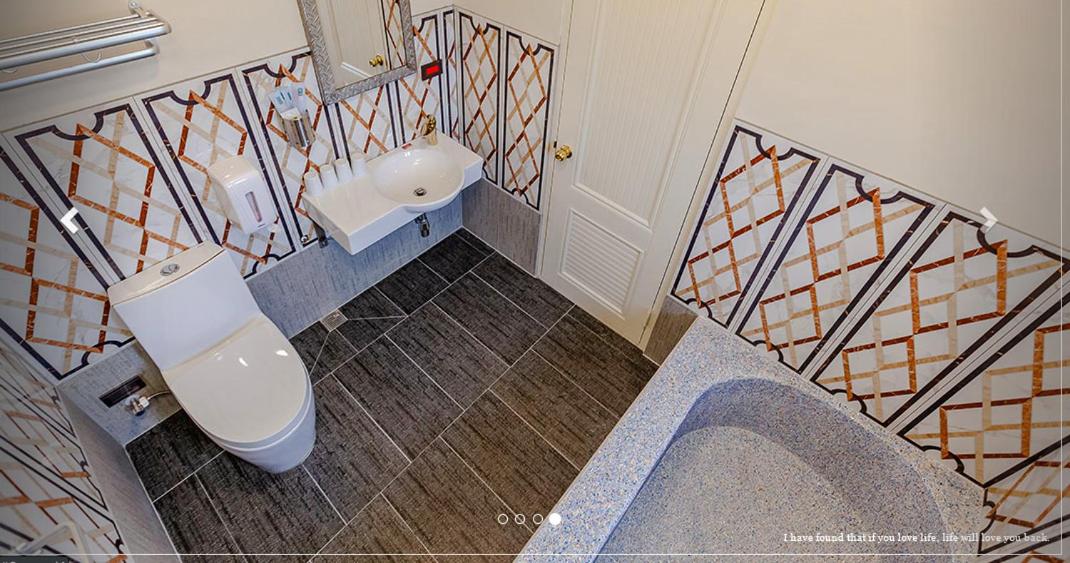 Quadruple Room with Bath - Photo 4