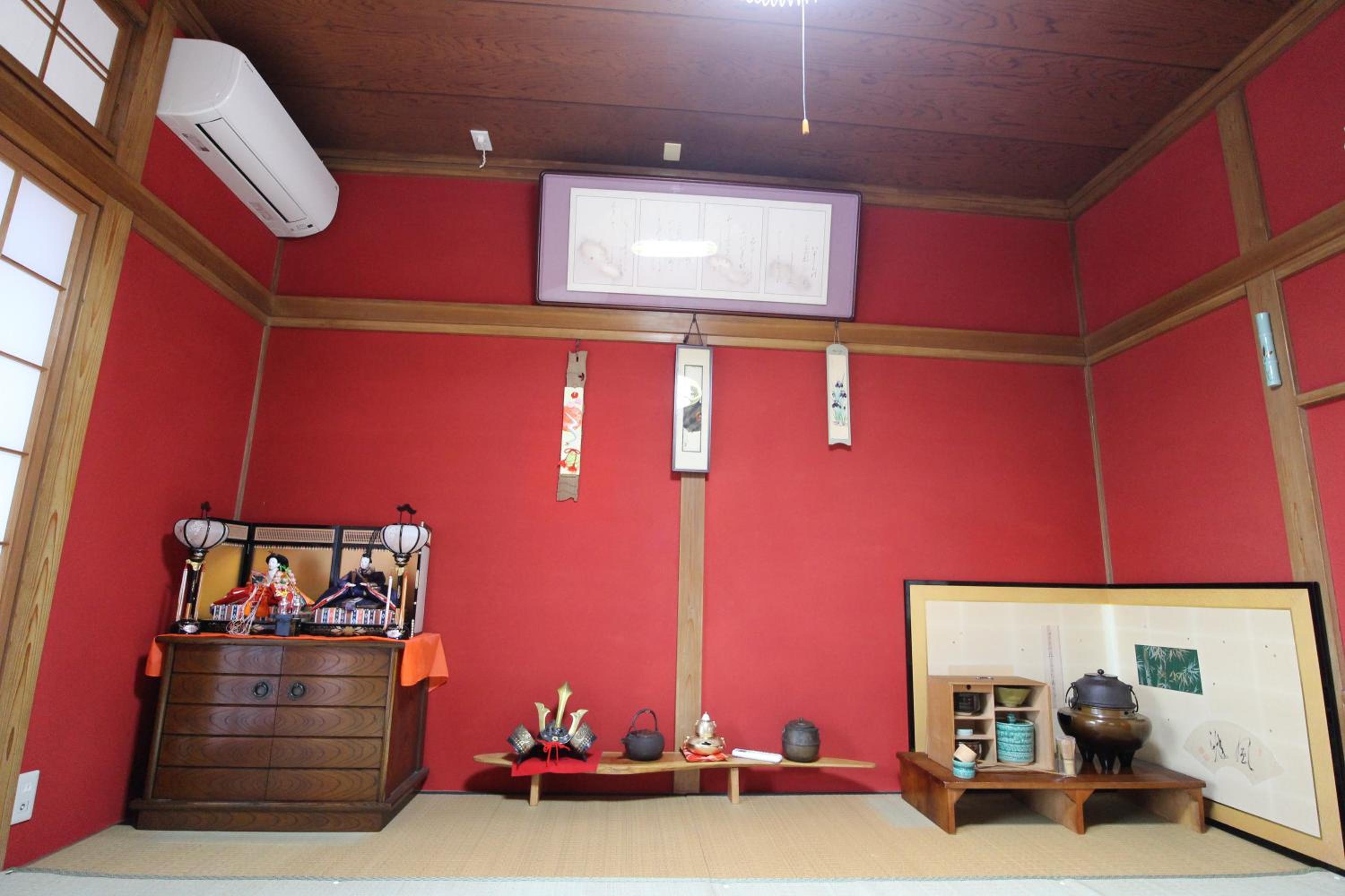 Three-Bedroom House - Photo 28