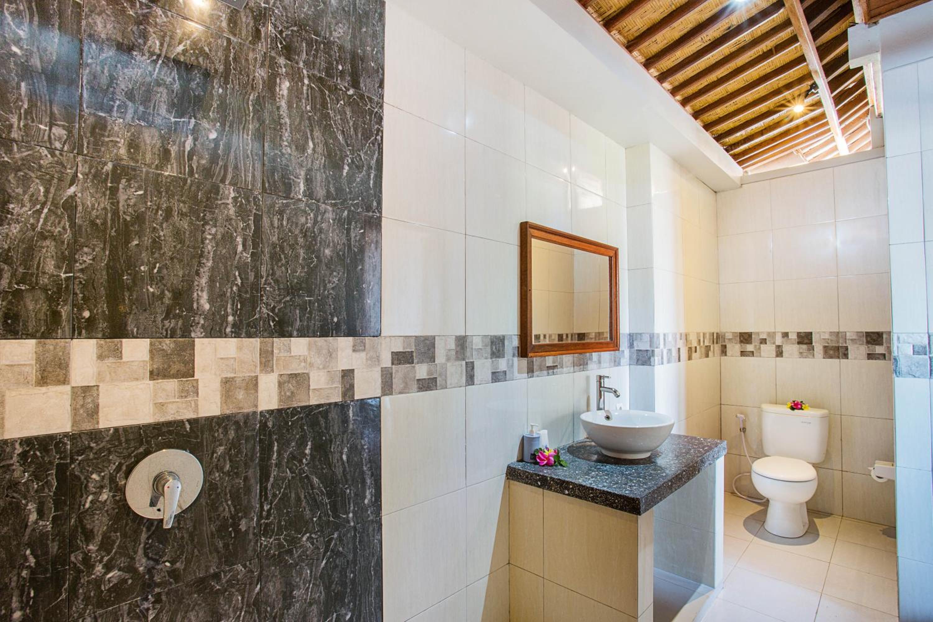 Deluxe Double Room with Balcony and Sea View - Photo 24
