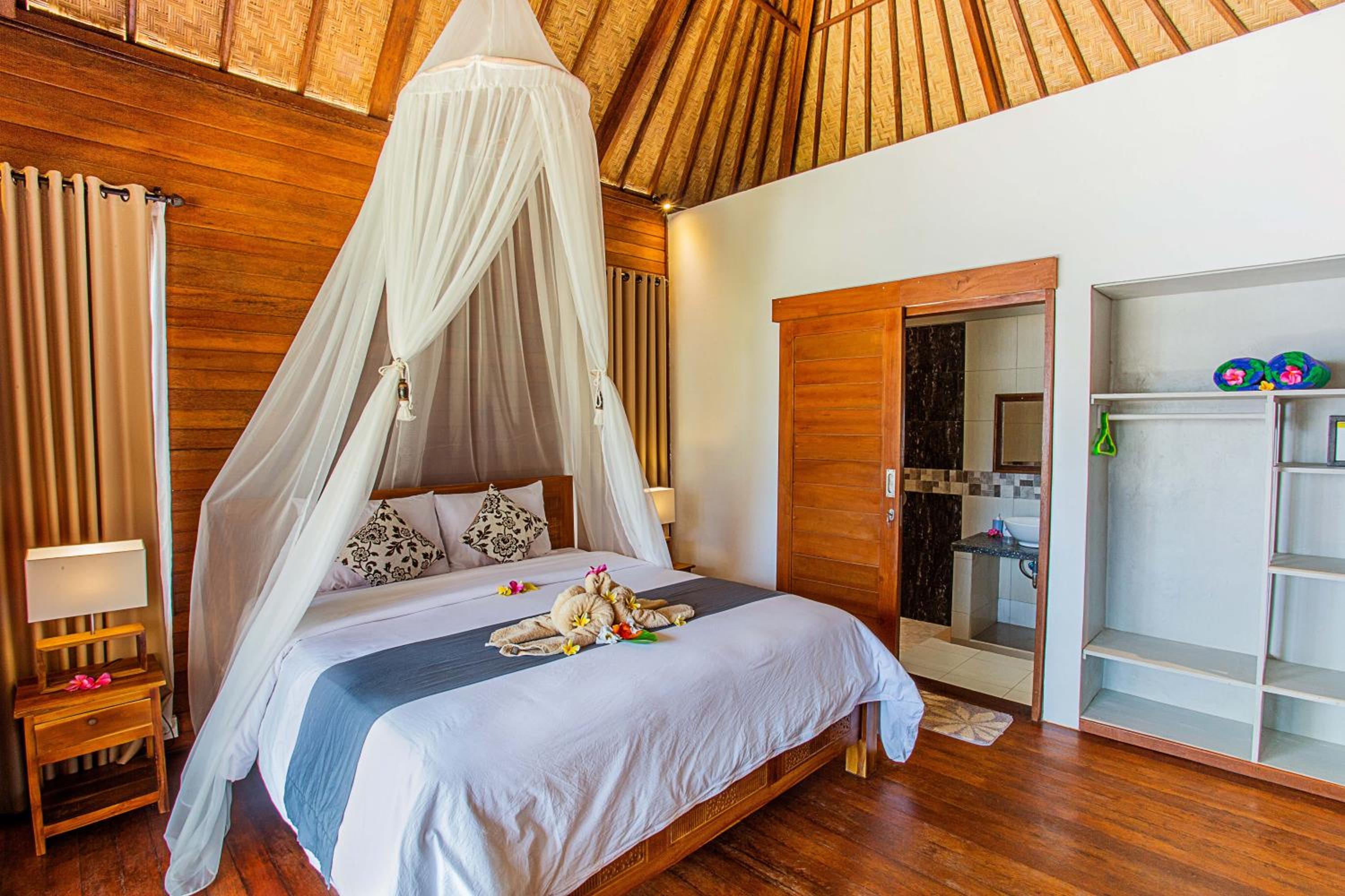 Deluxe Double Room with Balcony and Sea View - Photo 40