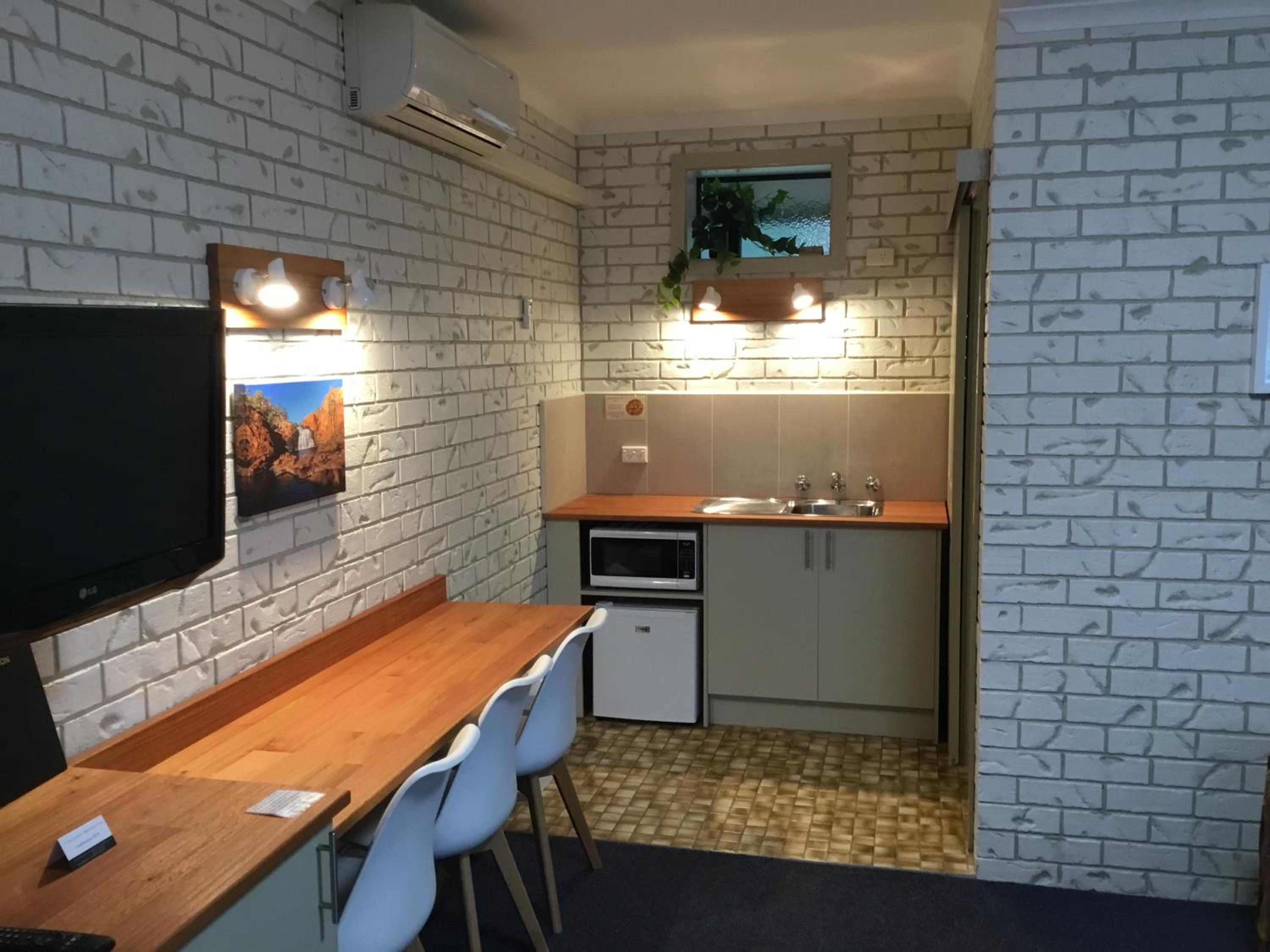 Twin Room - Photo 6
