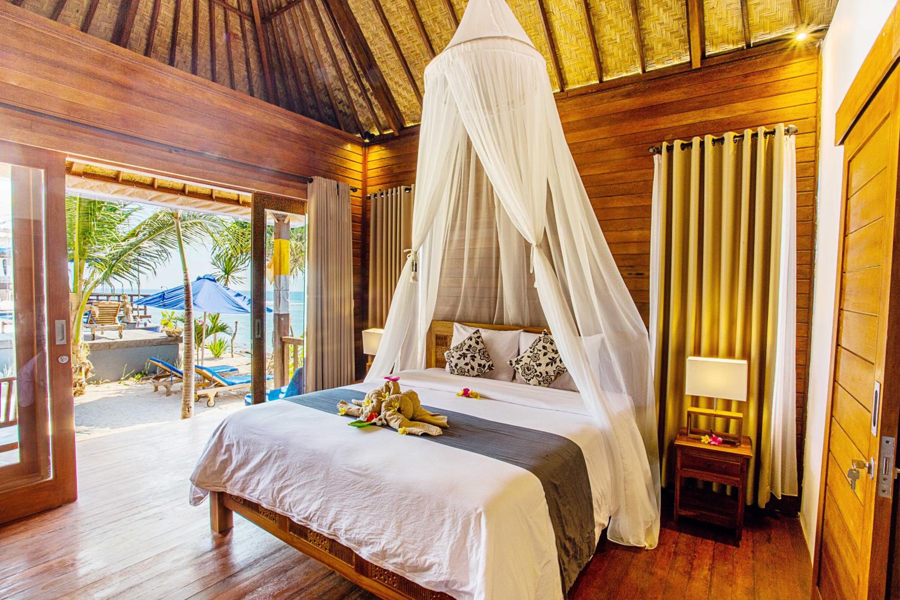 Deluxe Double Room with Balcony and Sea View - Photo 15