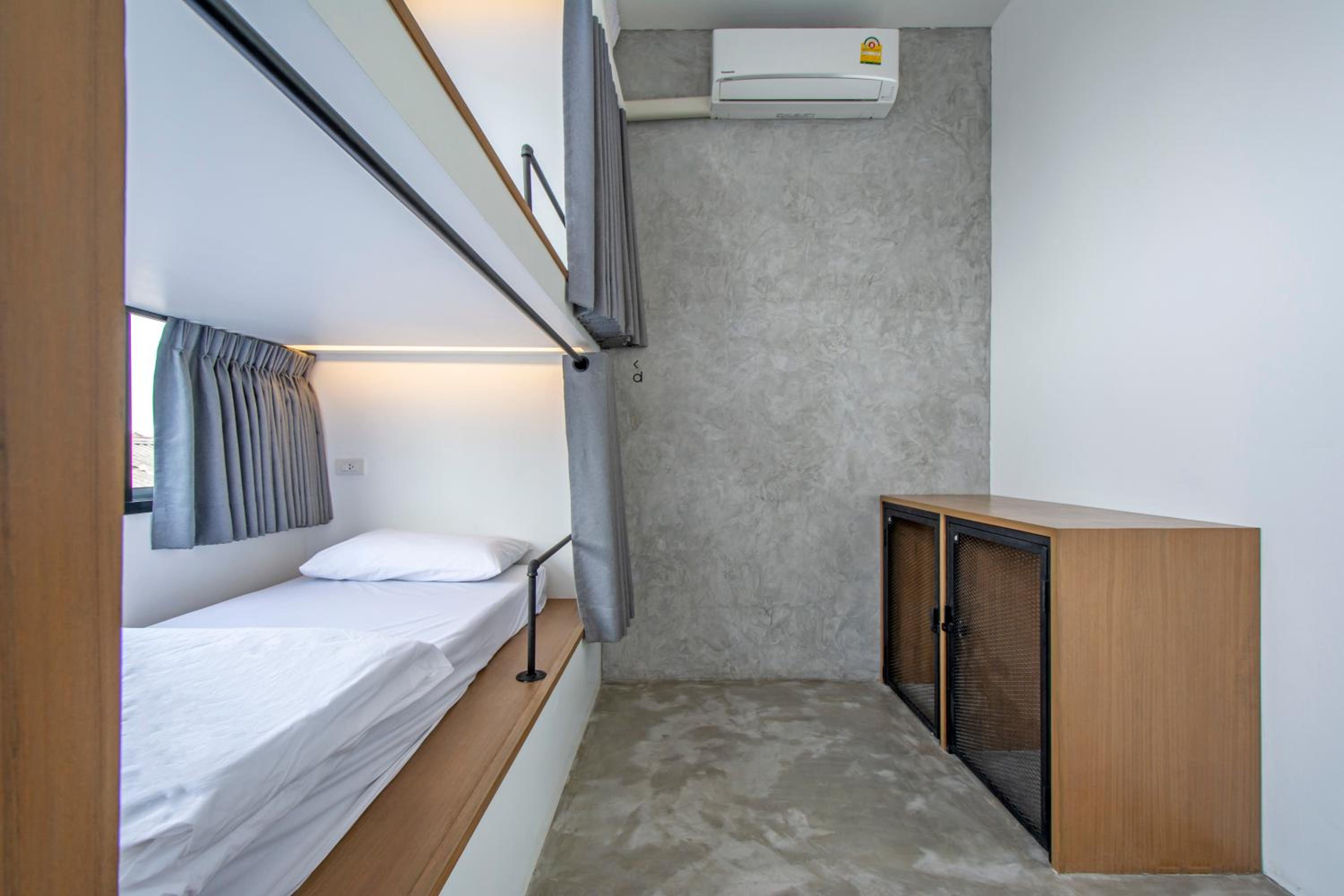 Bed in 4-Bed Dormitory Room photo 3