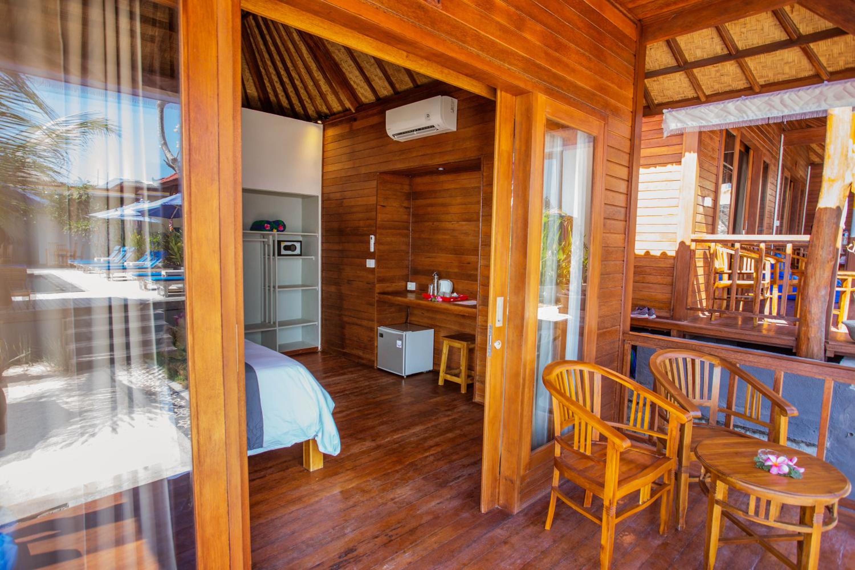 Deluxe Double Room with Balcony and Sea View - Photo 36