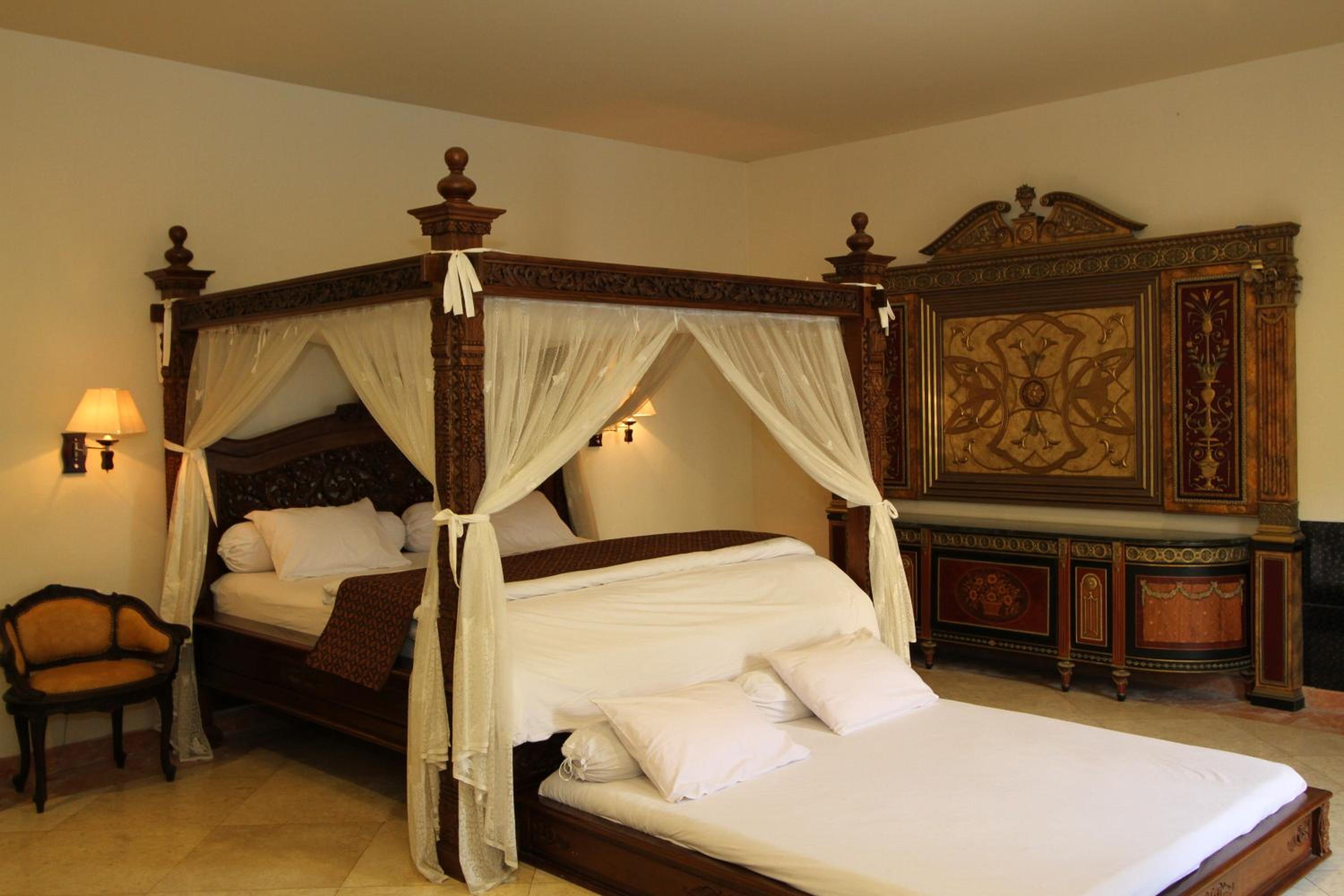 King Room with Pool View - Photo 1