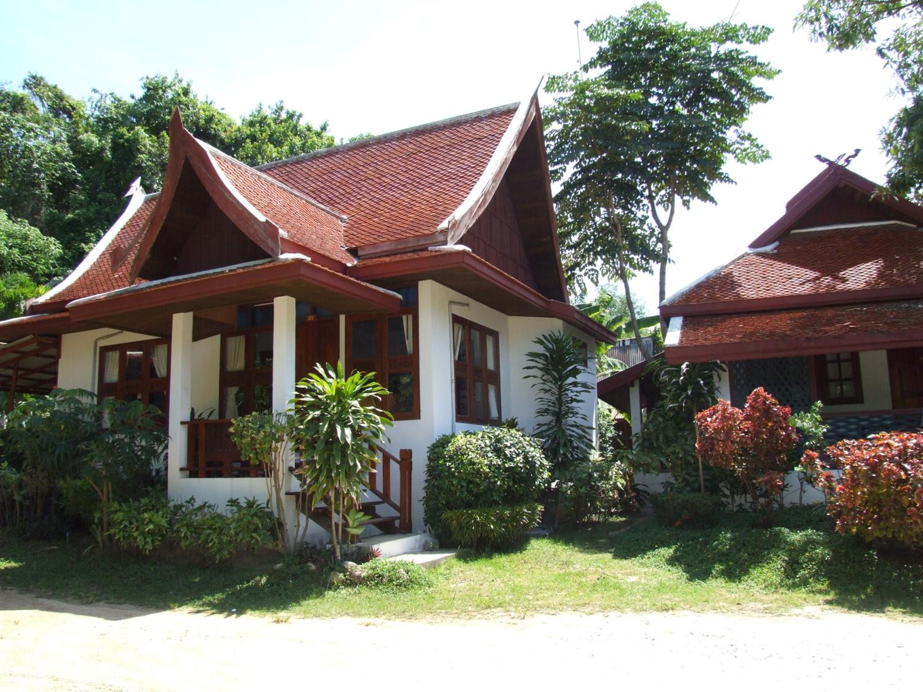 Two-Bedroom Bungalow - Photo 3
