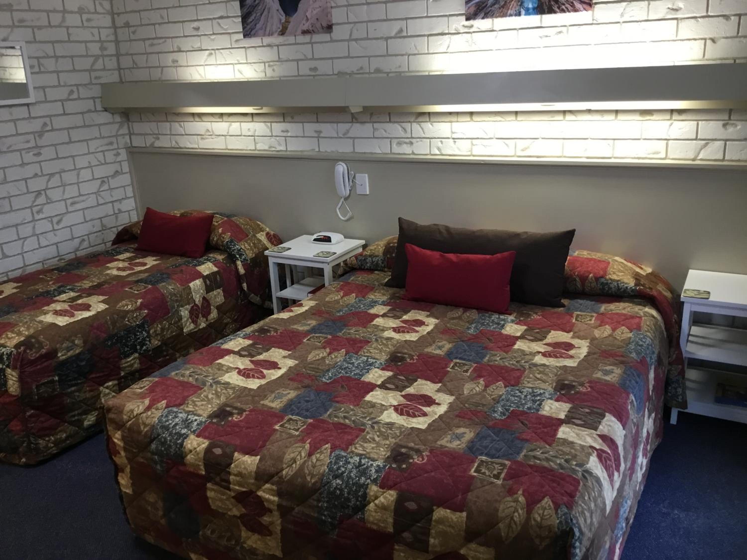 Twin Room - Photo 5