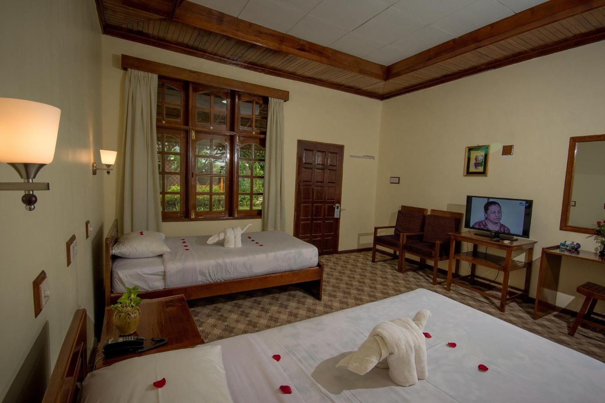 Deluxe Double or Twin Room photo 3