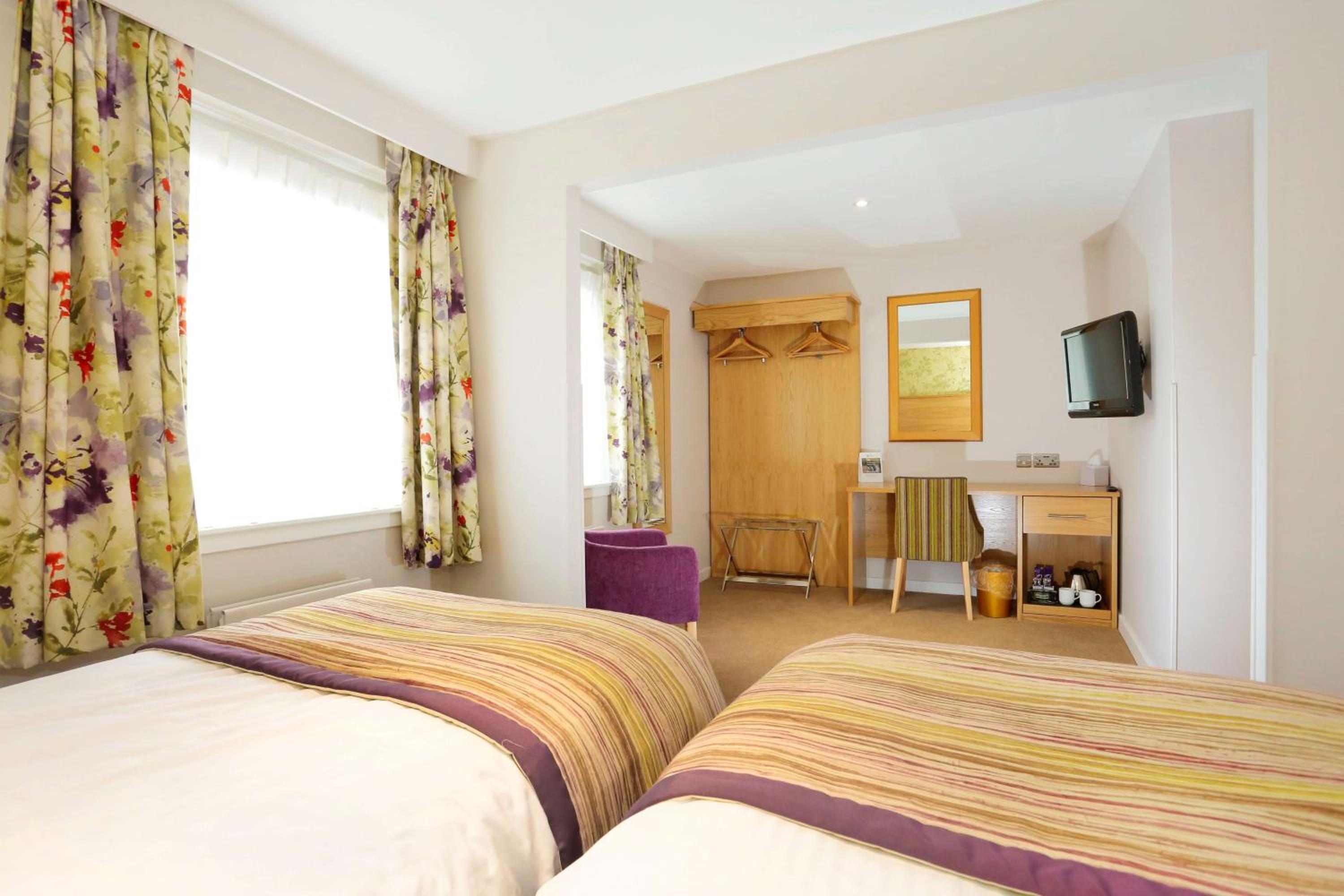 Standard Twin Room - Non-Smoking
