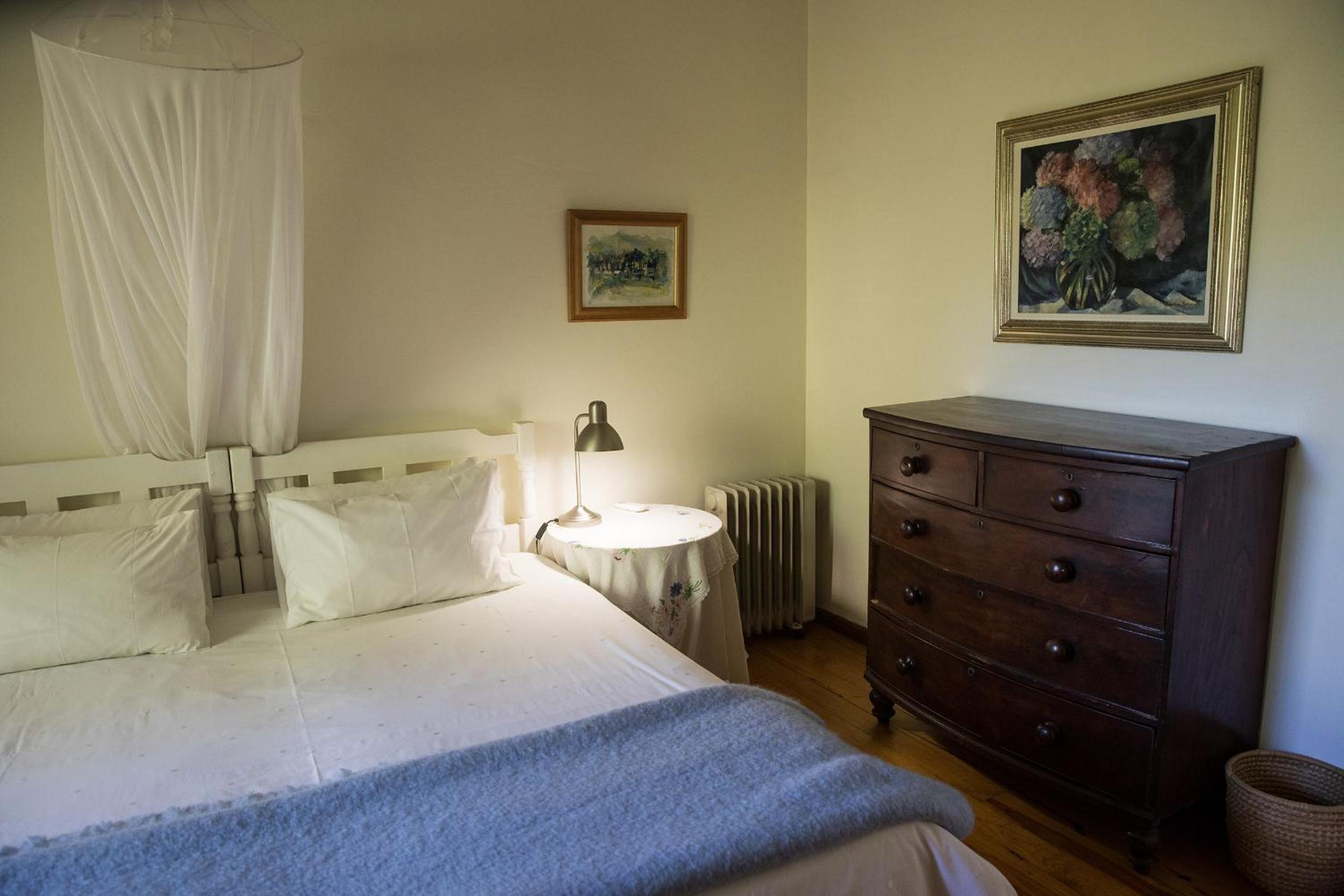 Two-Bedroom House - Photo 2
