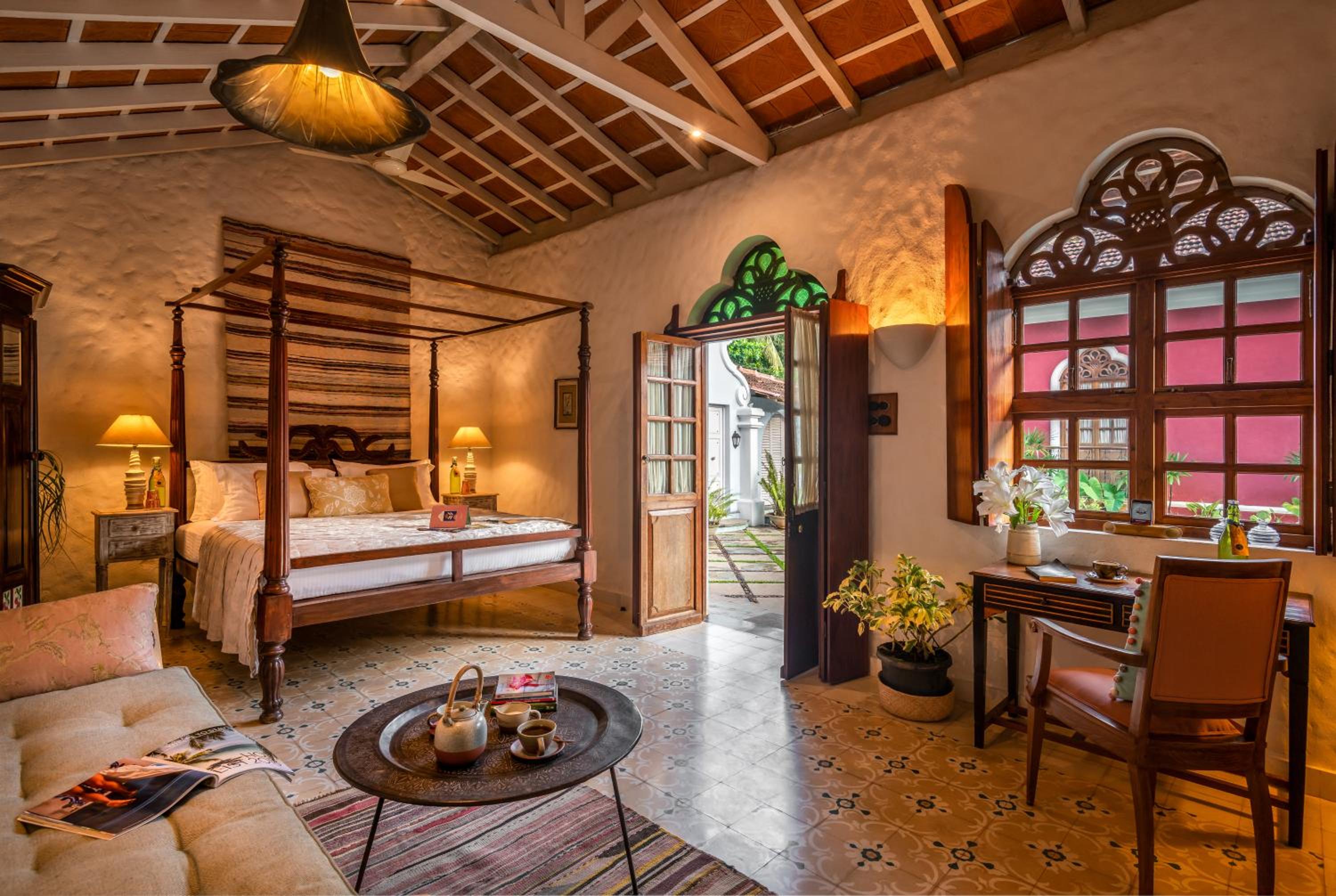 Junior Suite with Pool View photo 2