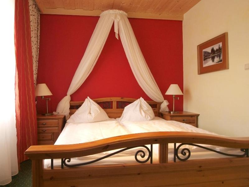 Deluxe Double Room - Photo 9