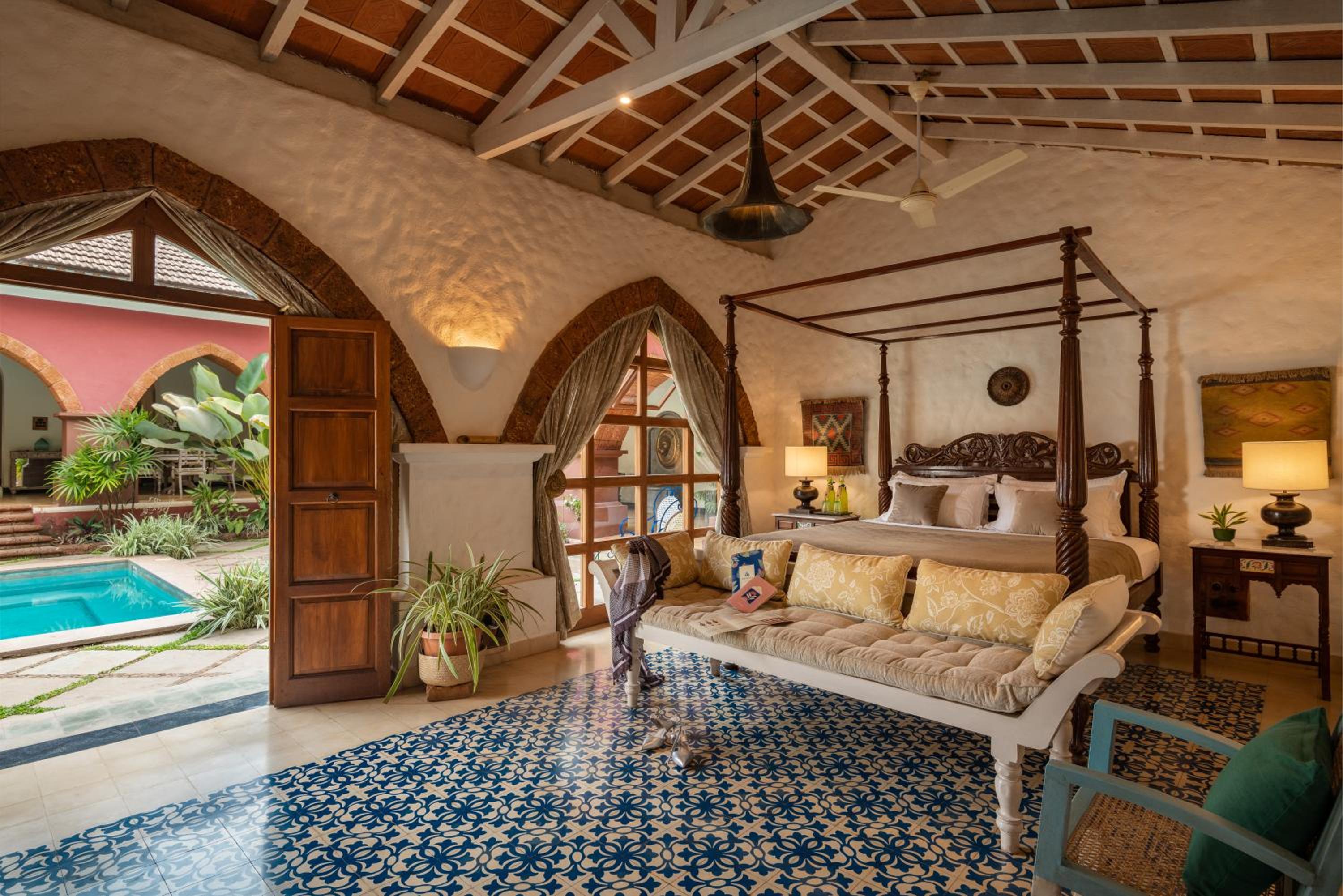 Junior Suite with Pool View photo 2