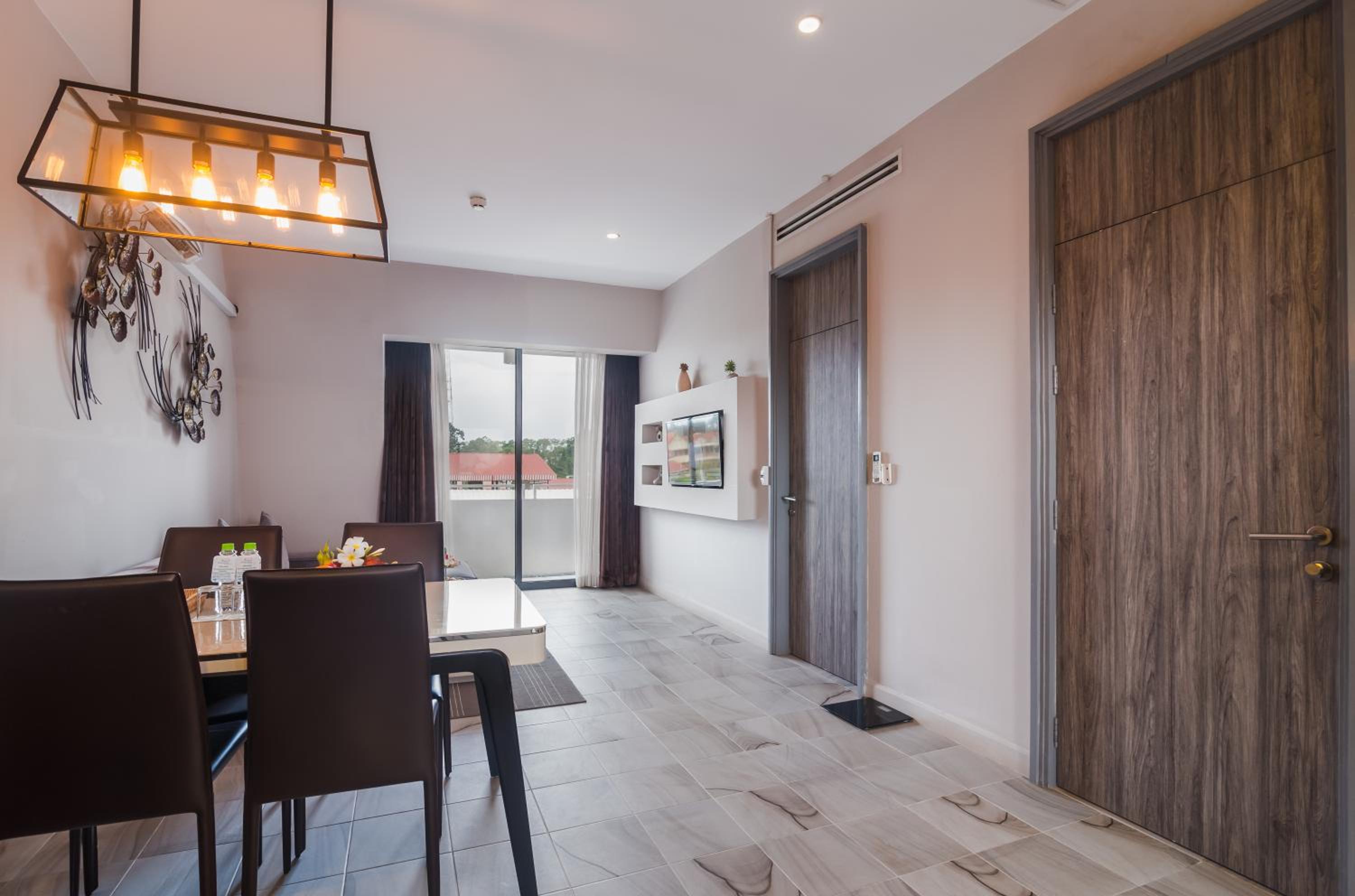 Family Suite Room With City View