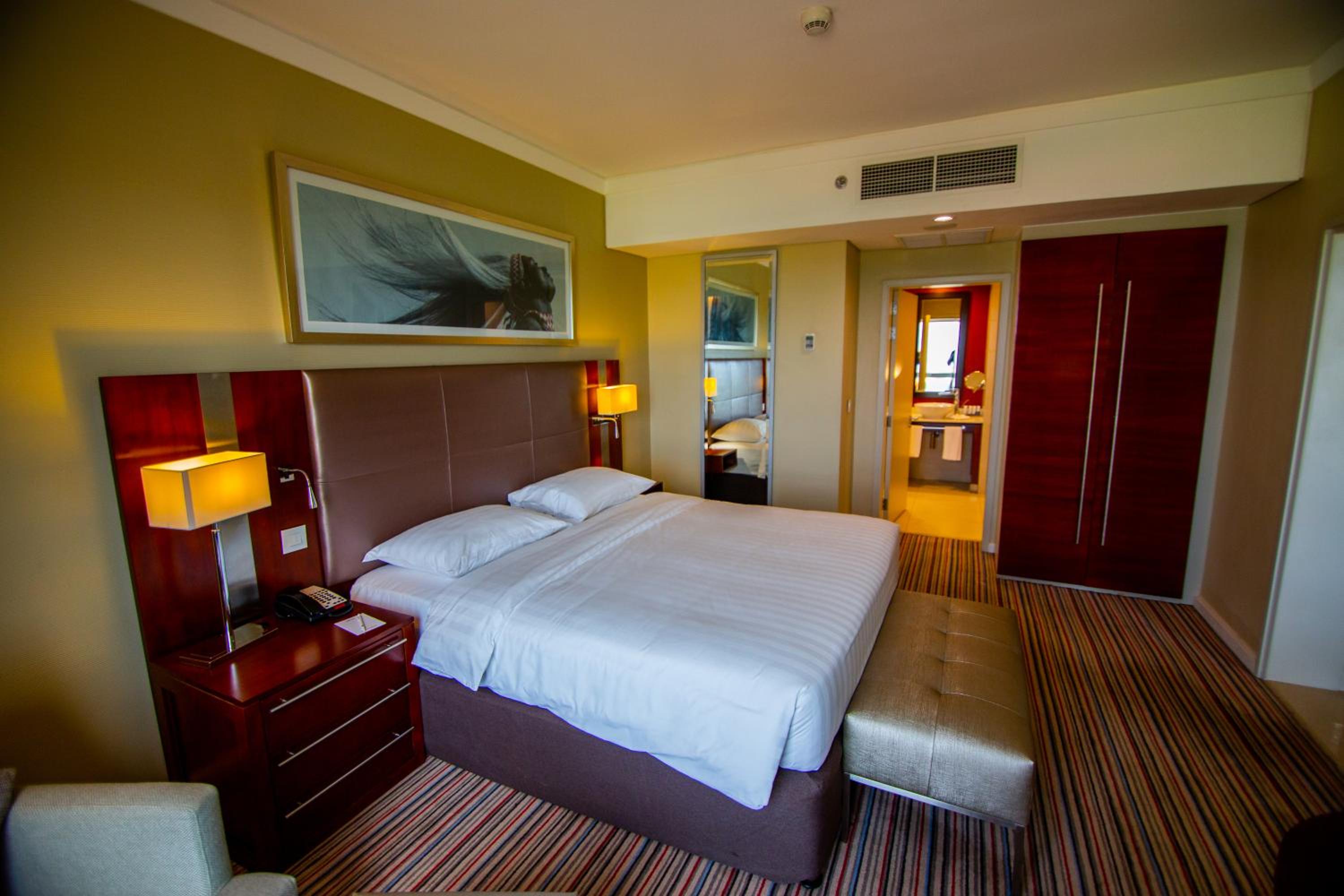 One-Bedroom Suite - Photo 27