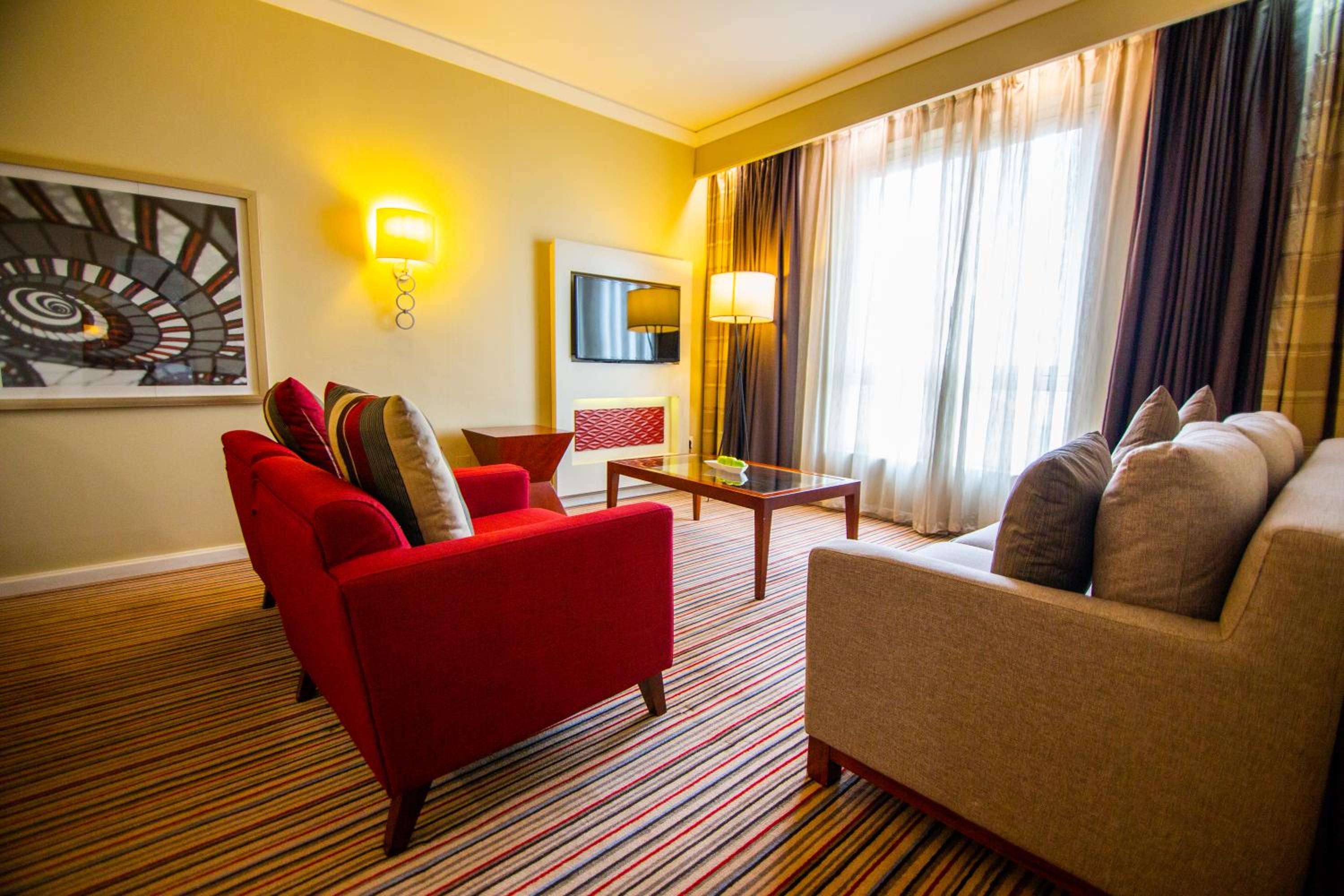 One-Bedroom Suite - Photo 24