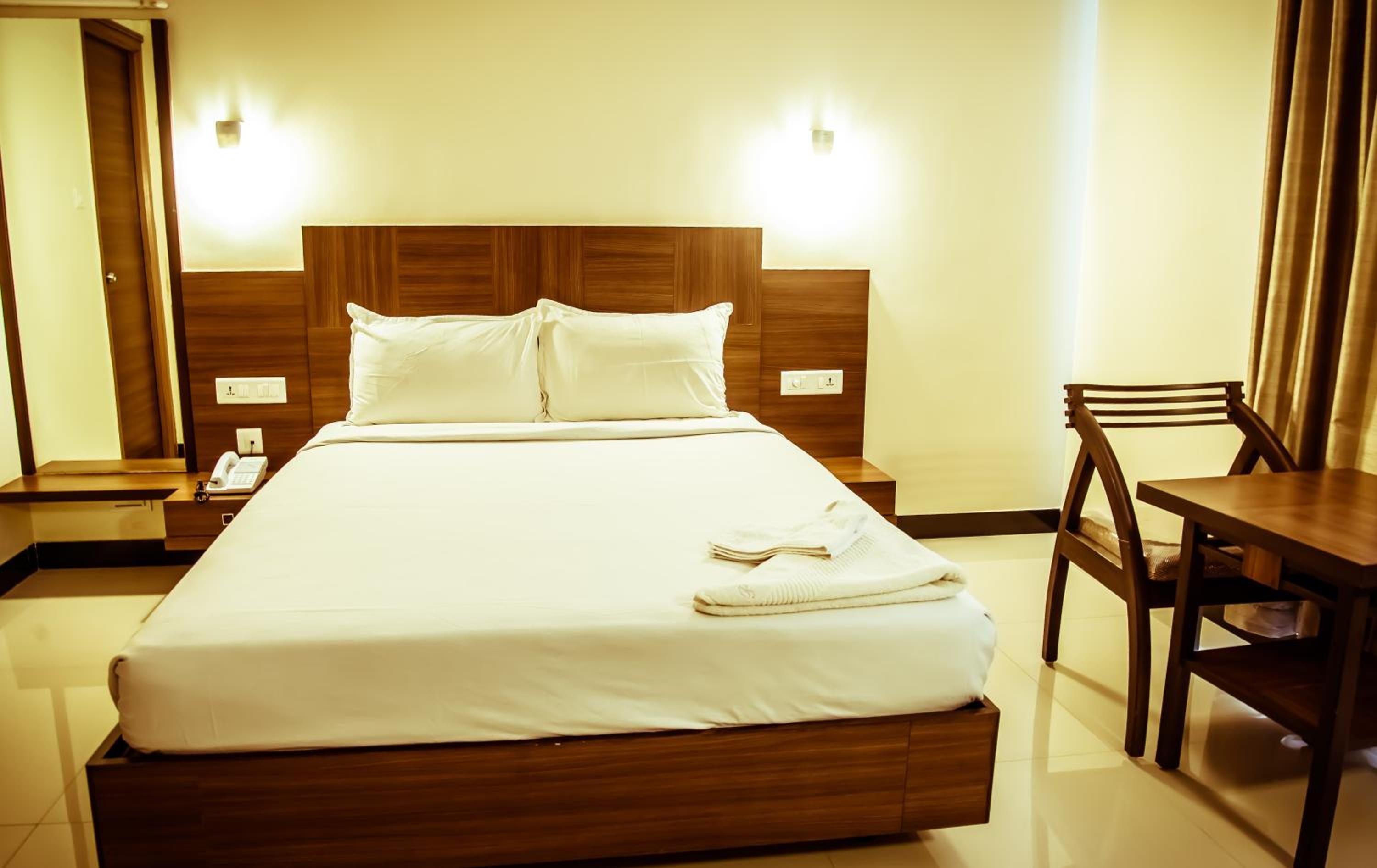 Deluxe Queen Room