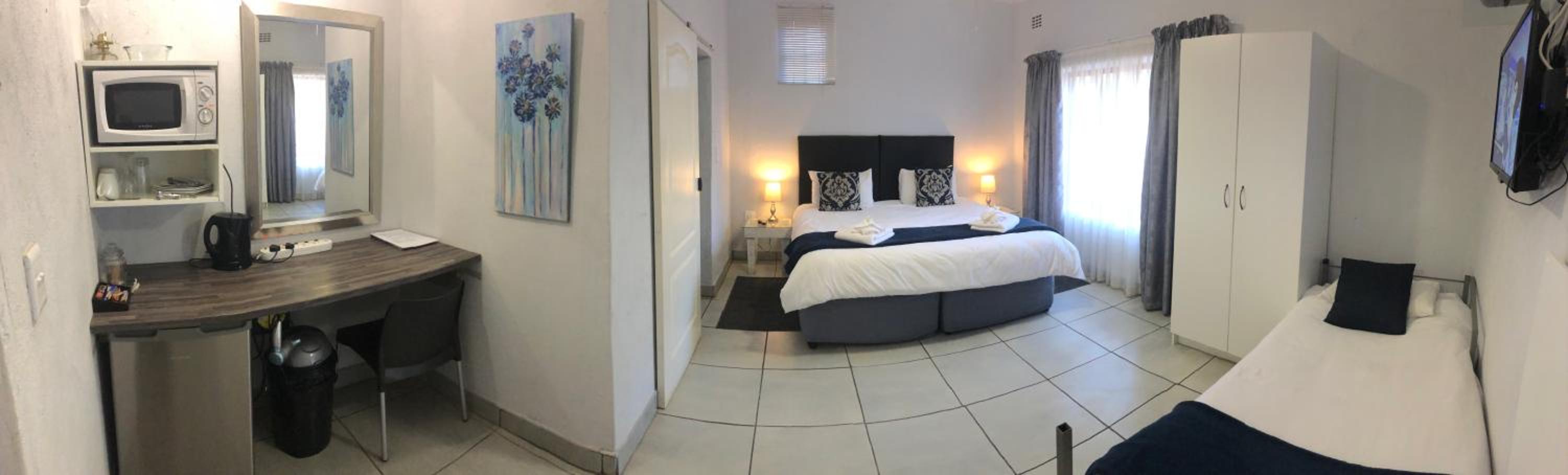 Twin/Double Room photo 2