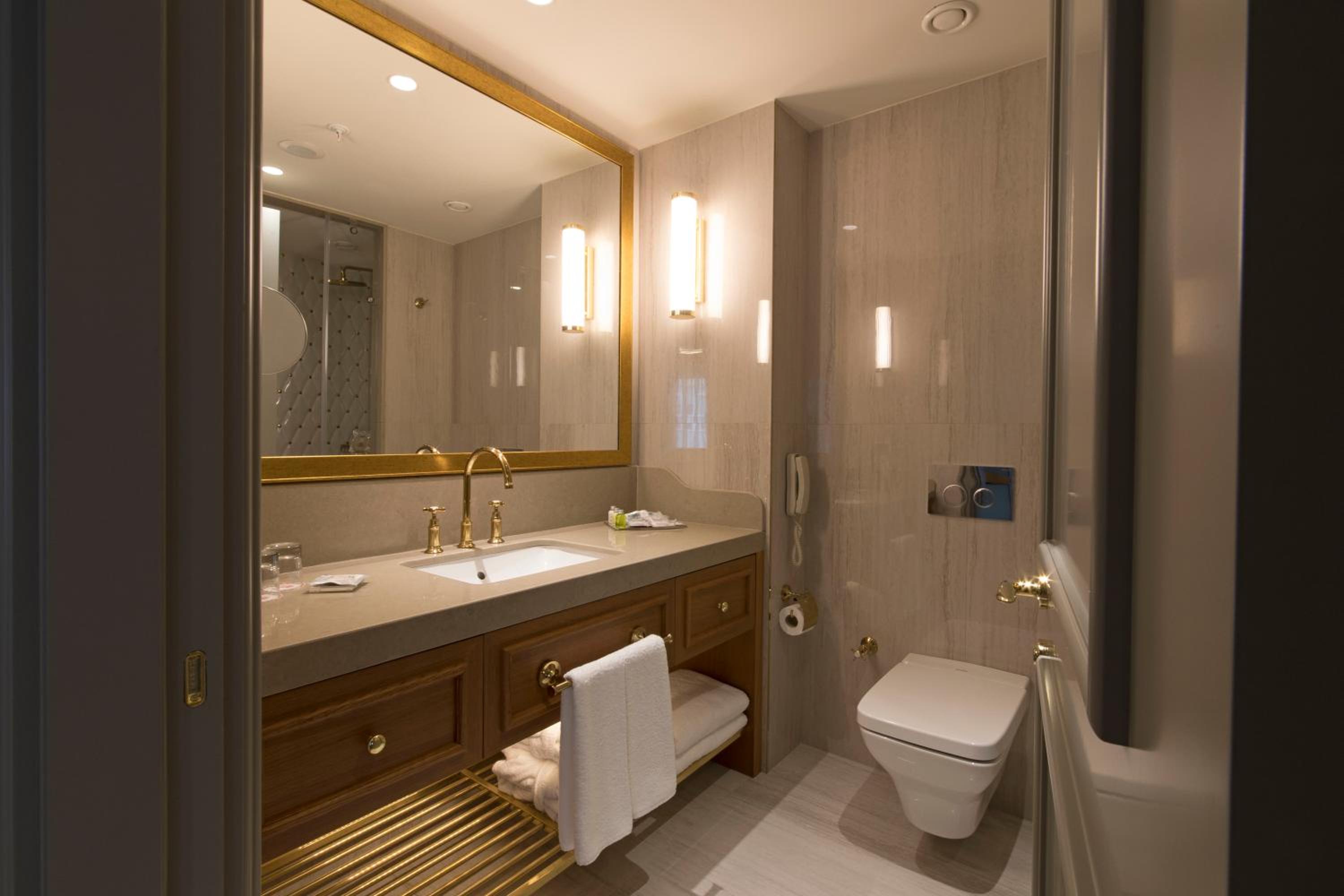 Deluxe Double Room with Balcony and Sea View photo 2
