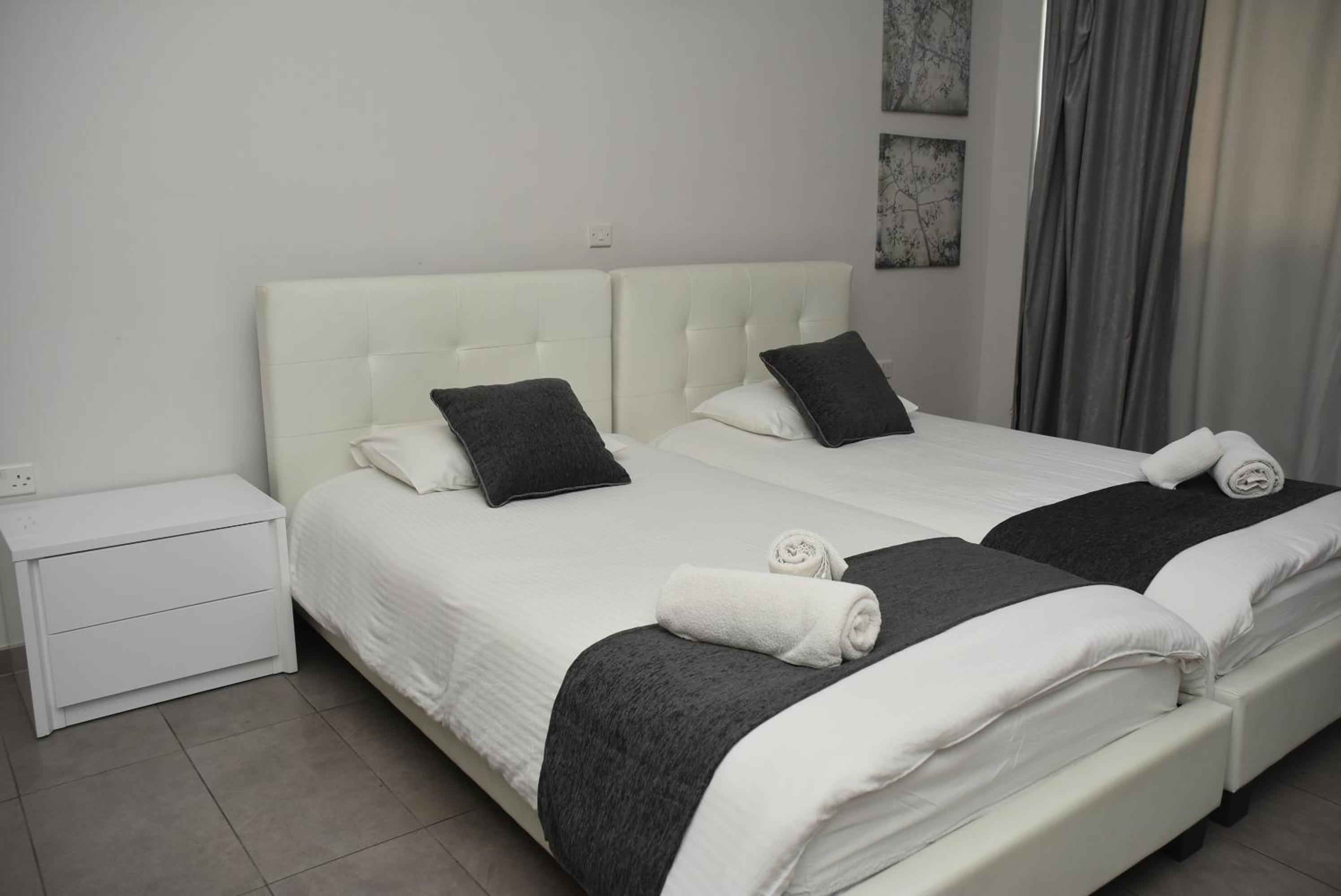 Double or Twin Room - Photo 1