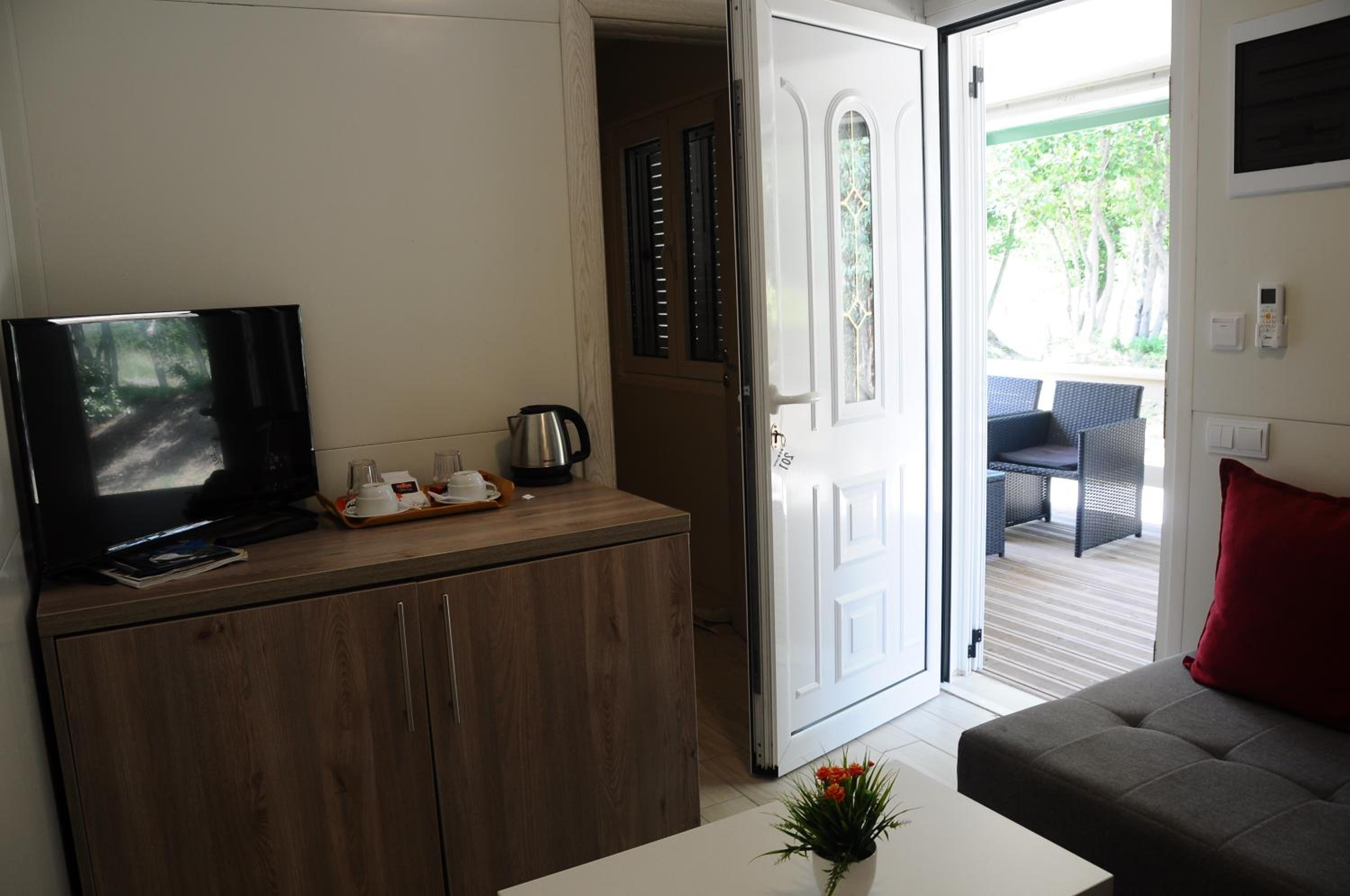 Deluxe Bungalow - Photo 43