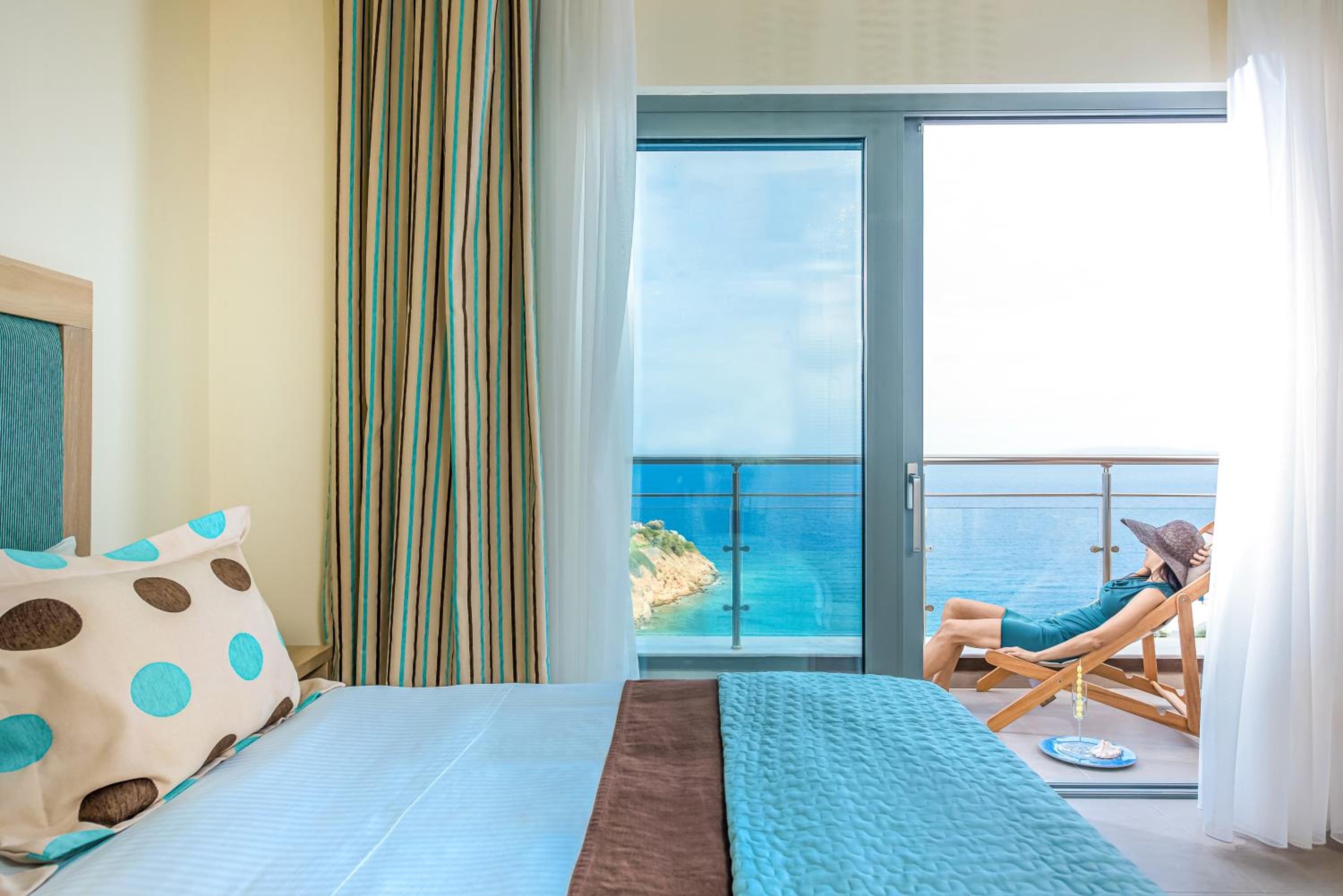 Luxury Double Room with Sea View and Private Pool - Photo 10