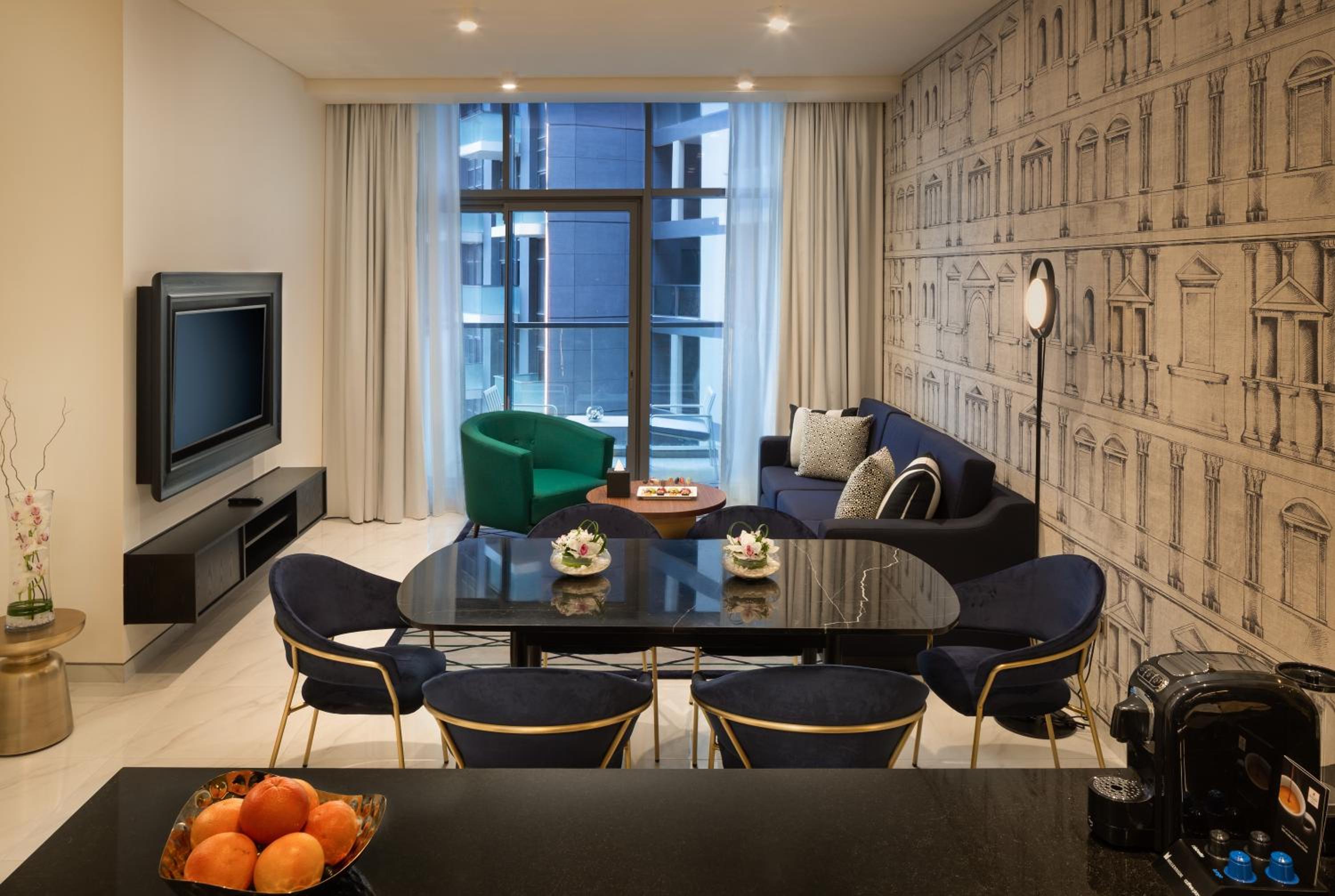 Premium Two-Bedroom Apartmentwith Free Beach and Mall Shuttle