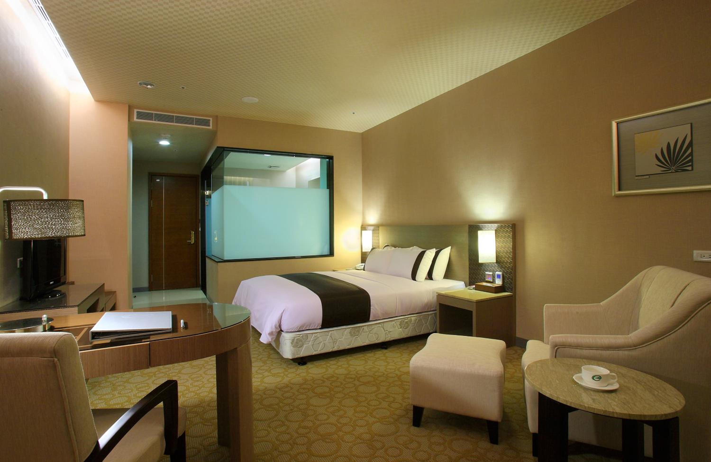 Standard Double Room with Bathtub photo 1