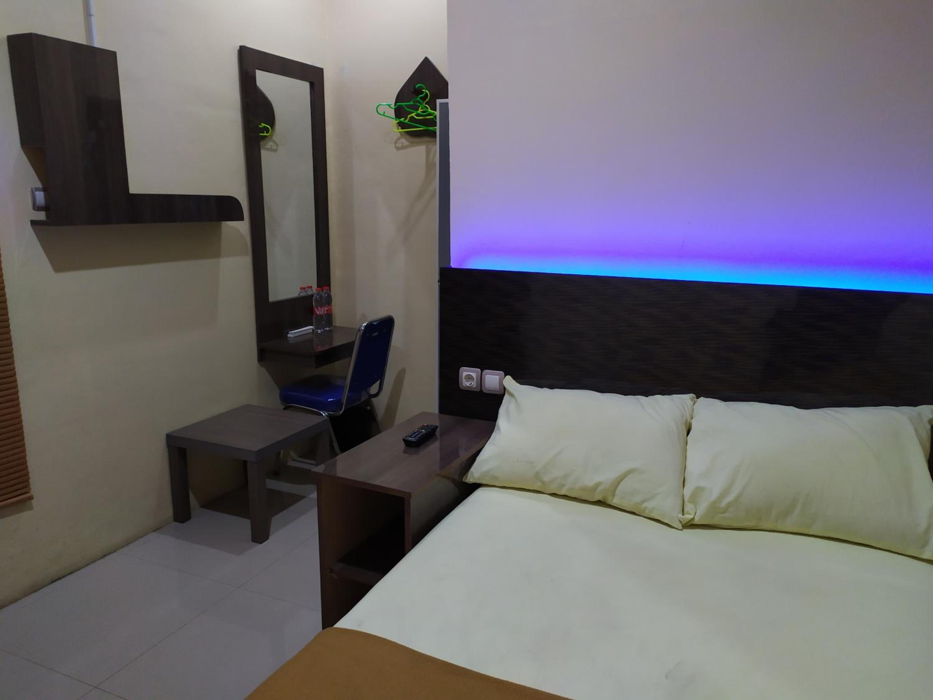 Budget Single Room photo 3