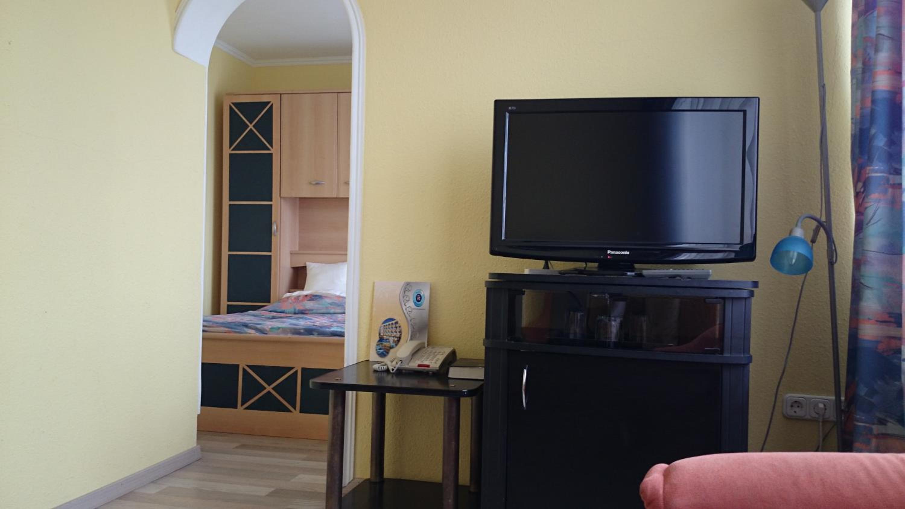 Family Room - Photo 5