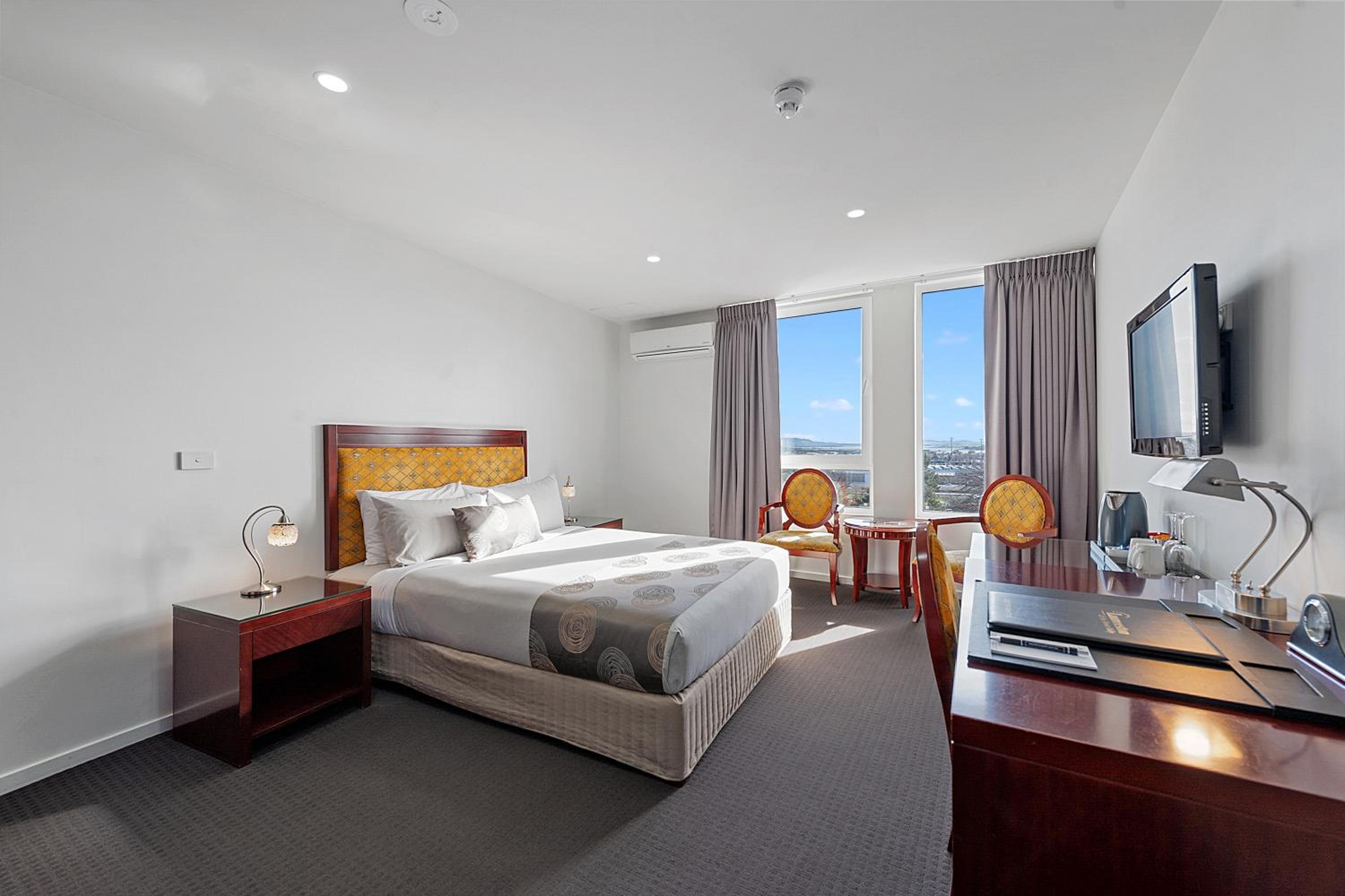 Queen Room photo 3