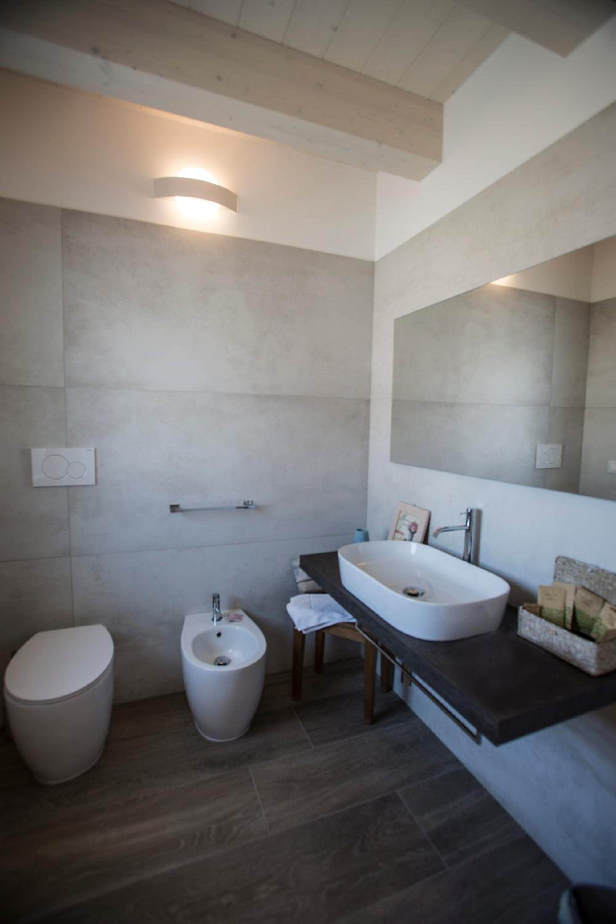 Deluxe Room (2 Adults + 1 Child) photo 2
